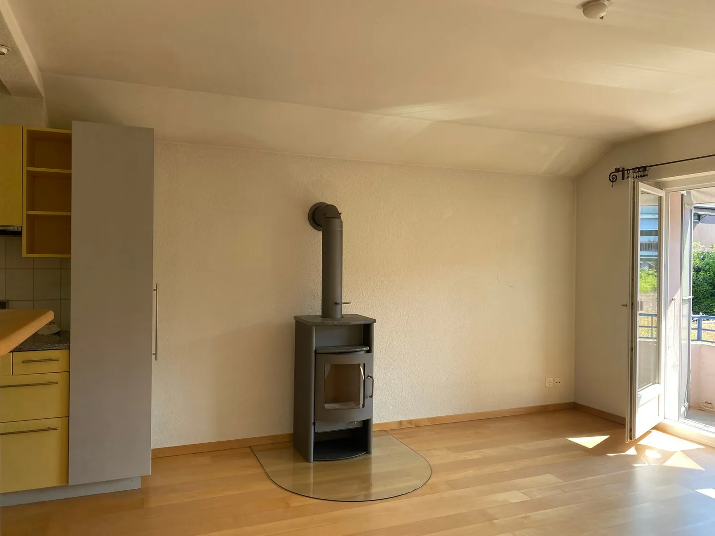 Helle Dachwohnung mit Balkon - Foto 13 von 18