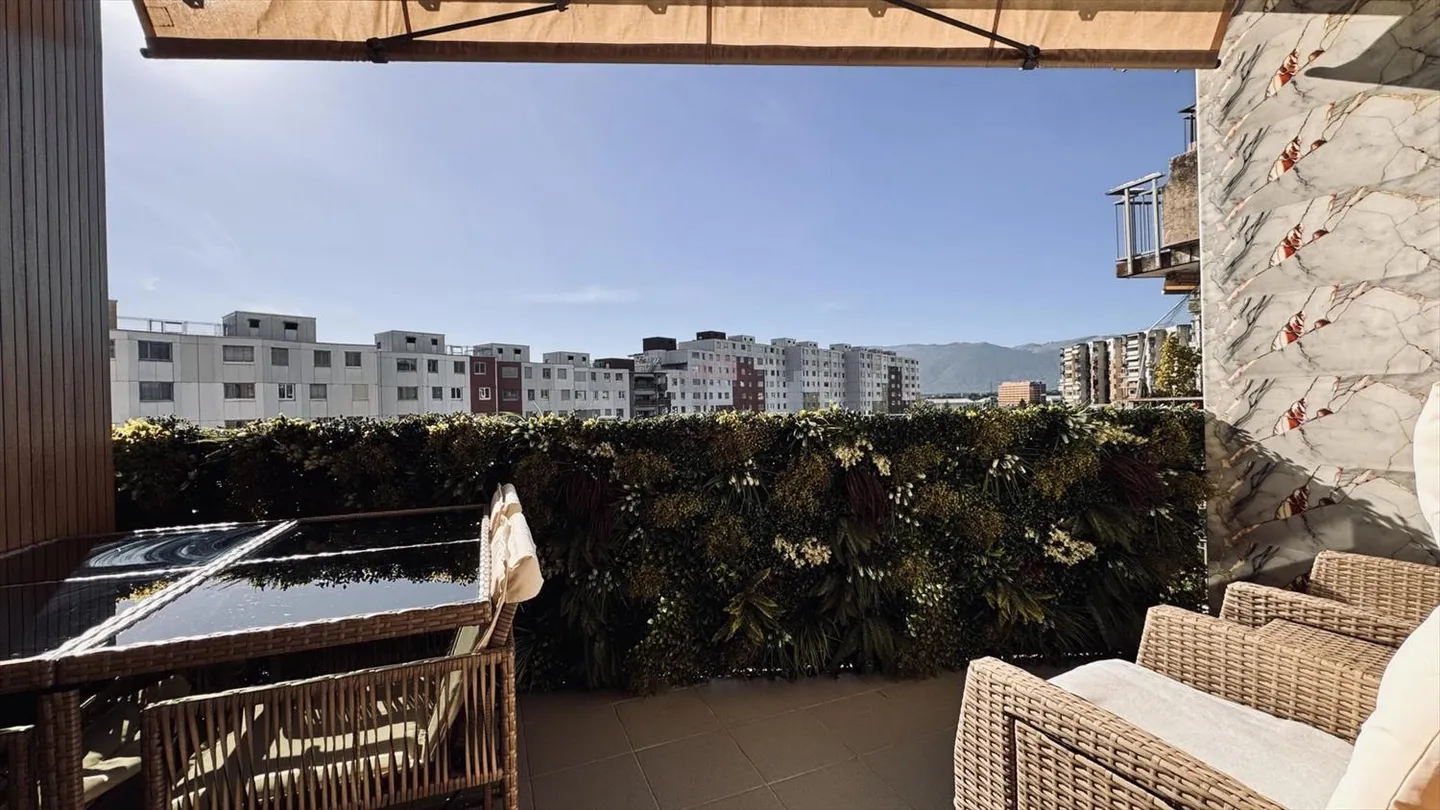 Appartamento di quattro stanze 83 m², con vista libera e recentemente ristrutturato - Foto 2 di 7