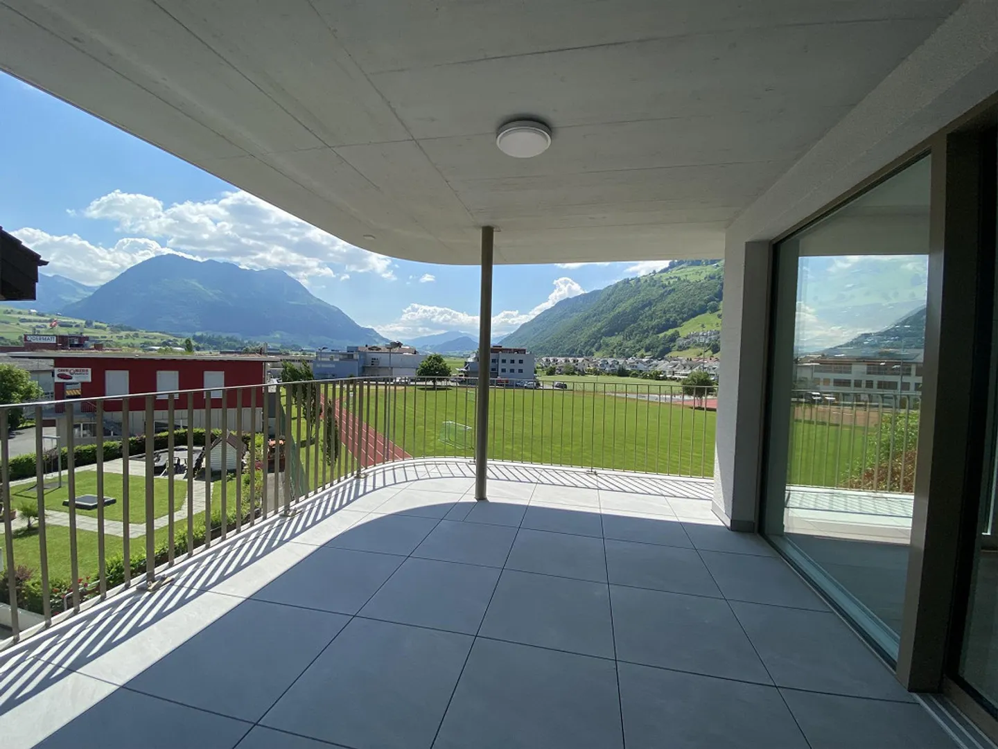 Attractive, centrally located 4.5 room apartment - Photo 1 of 8