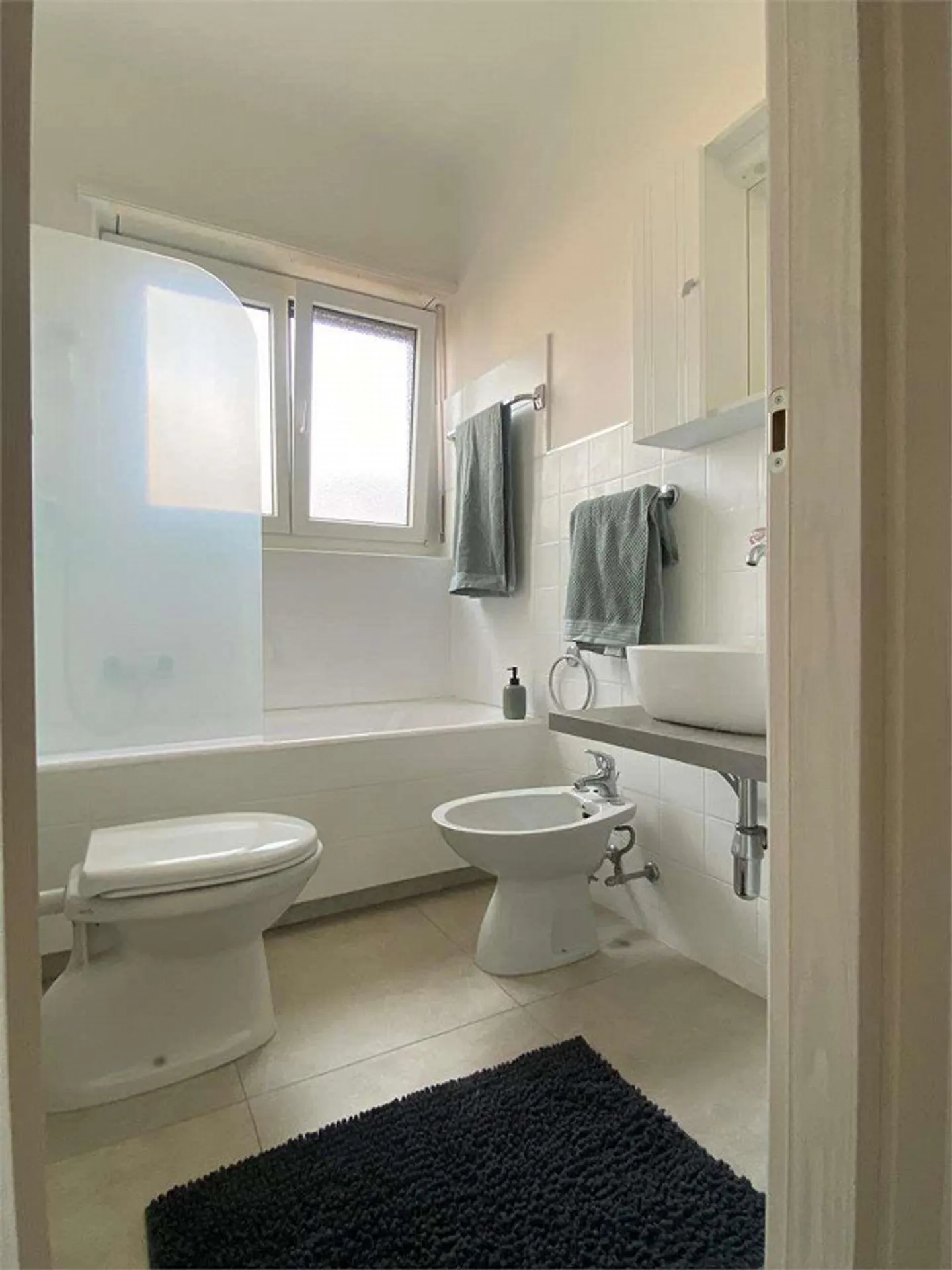 Chiasso Center - Spacious 3.5 Rooms Furnished and Bright on the 5th Floor - Photo 8 of 11