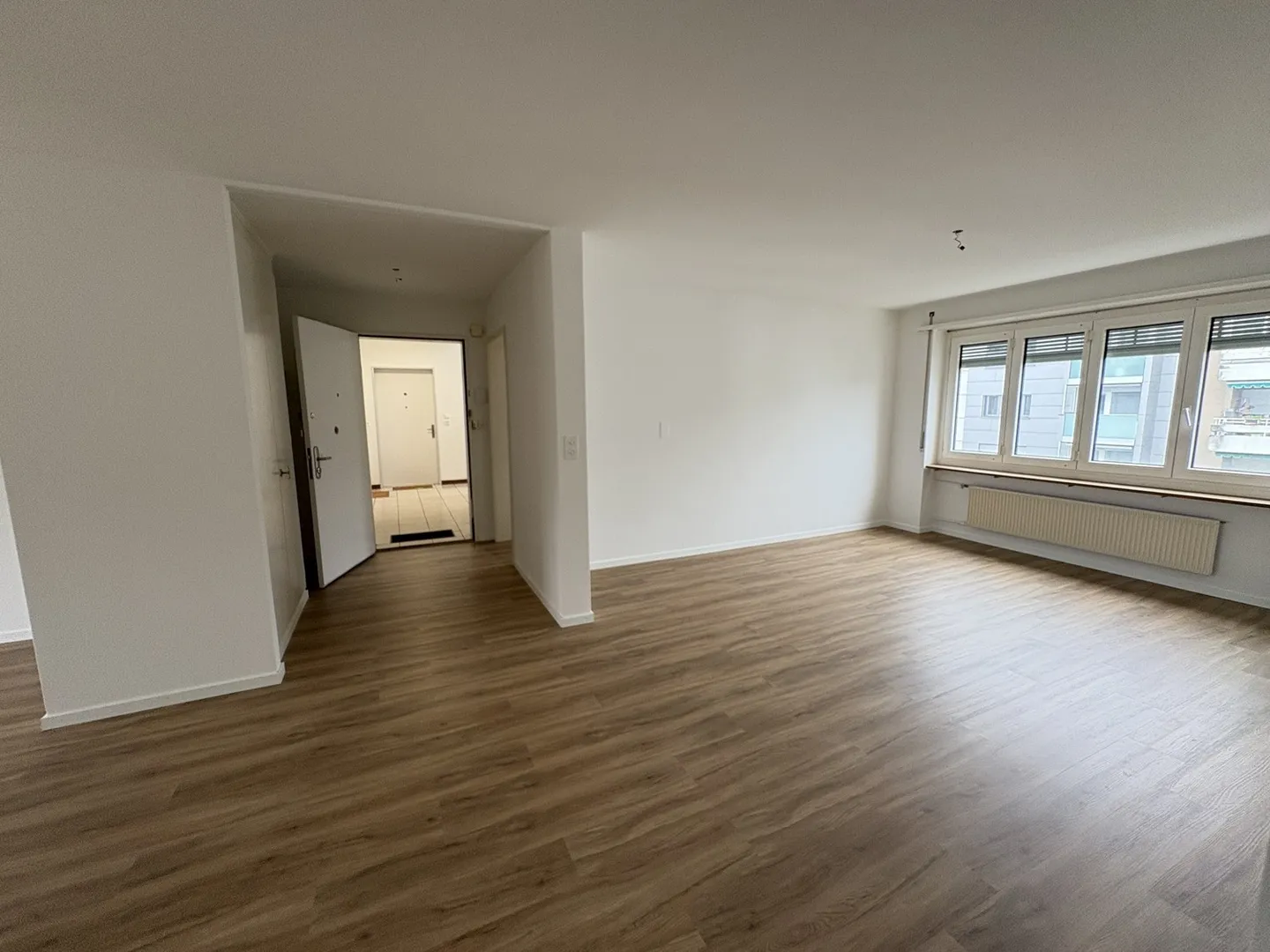 Modern 4.5-room apartment on the 5th floor in Olten - Photo 2 of 10