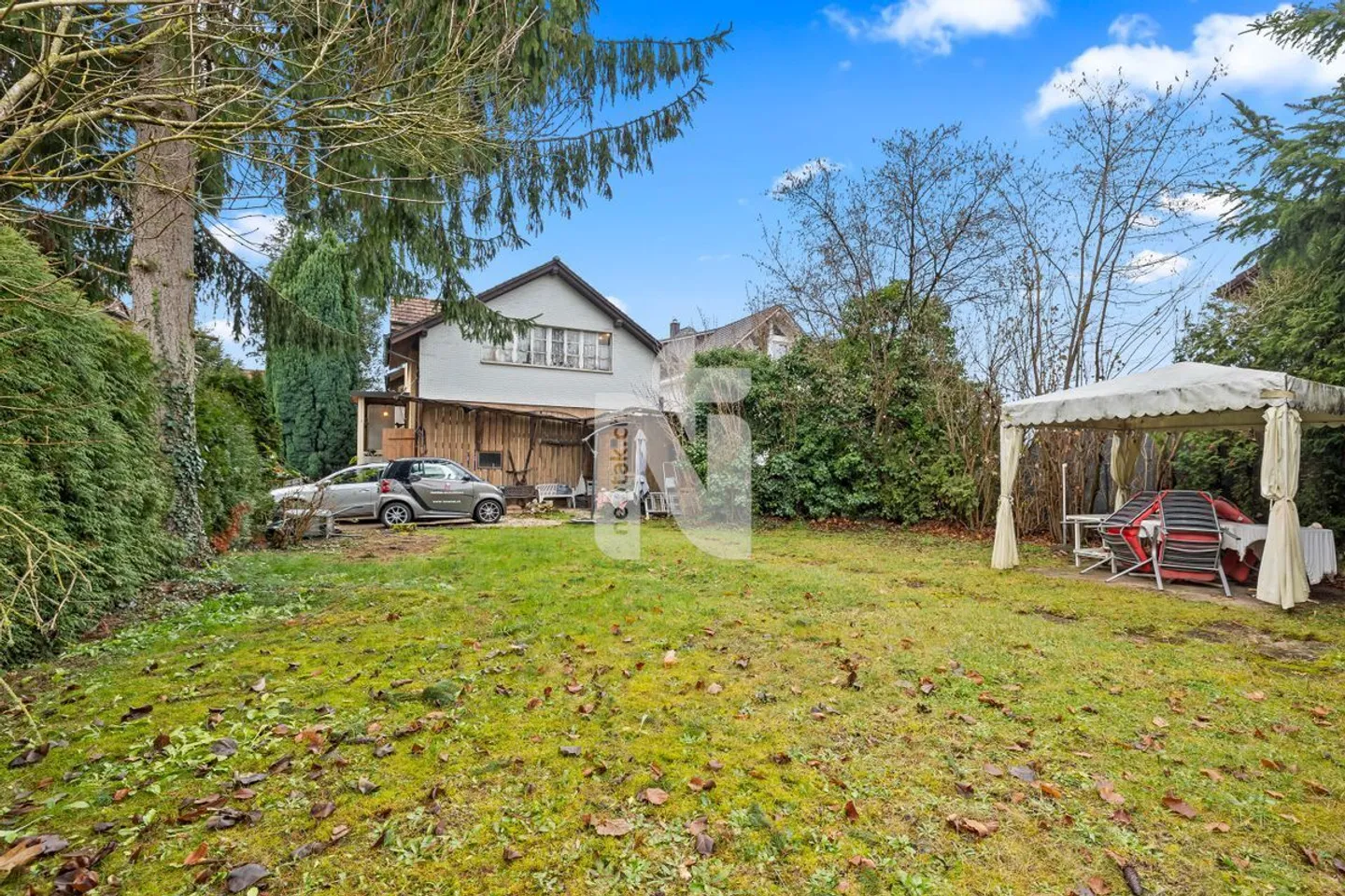 Calme, central, avec abri, grand jardin et beaucoup de potentiel - Photo 4 sur 13