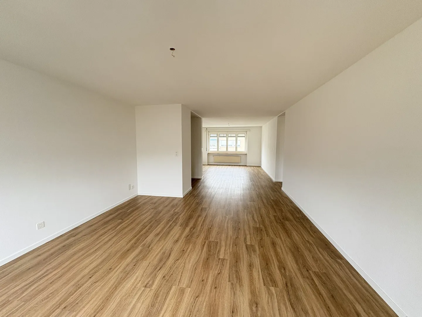 Modern 4.5-room apartment on the 5th floor in Olten - Photo 3 of 10