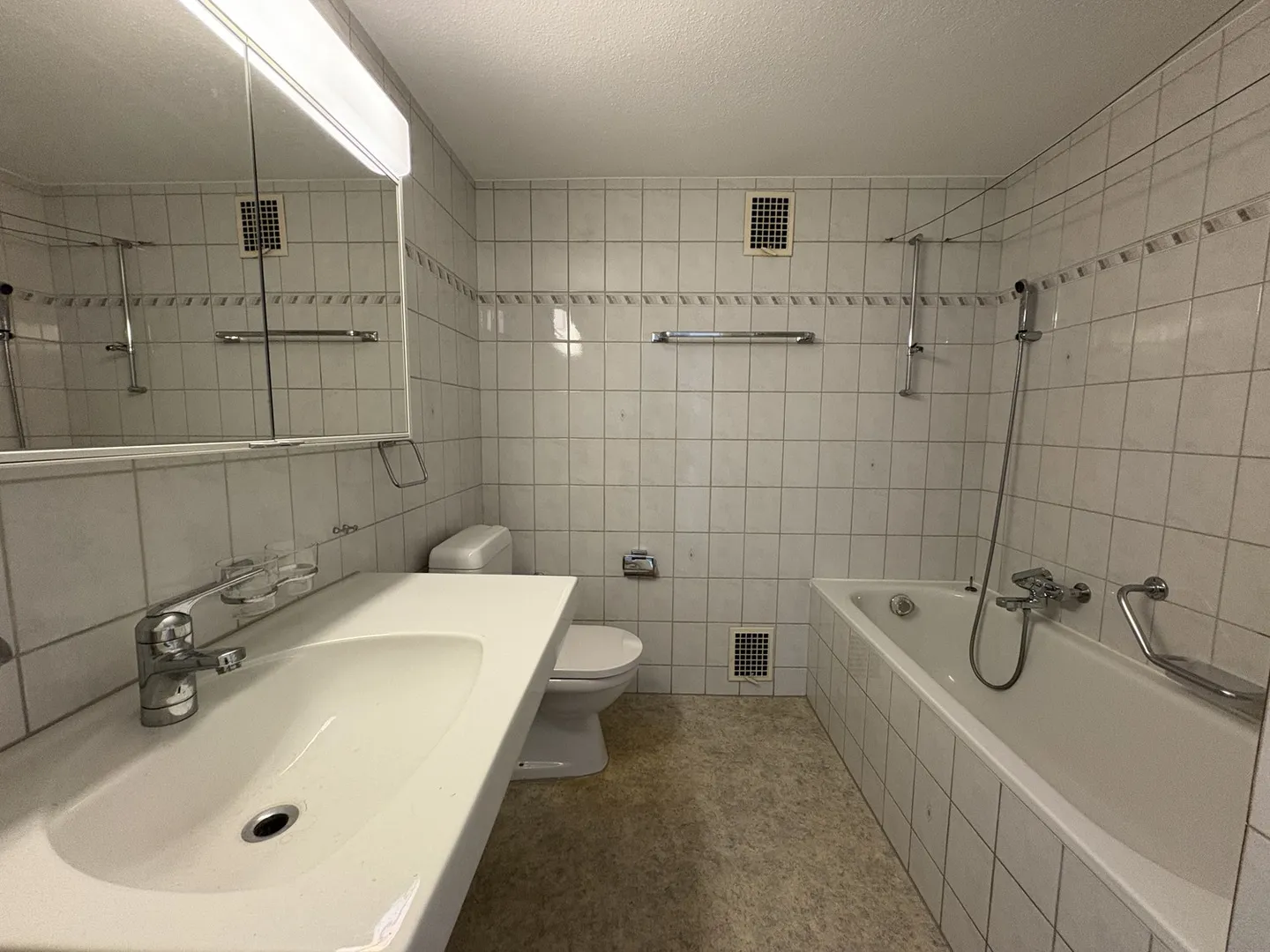 Modern 4.5-room apartment on the 5th floor in Olten - Photo 8 of 10