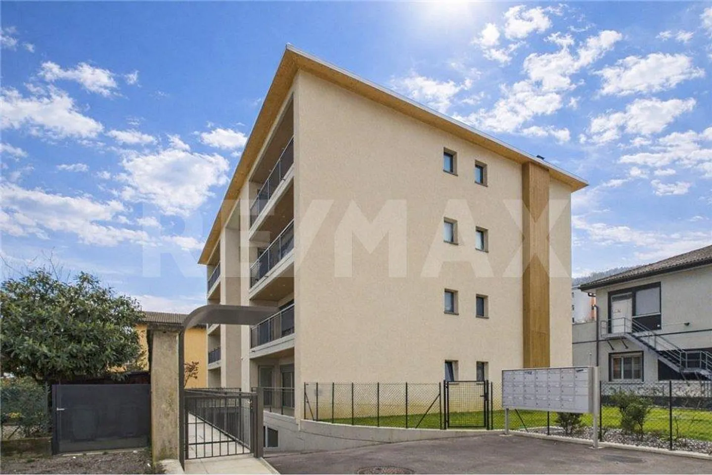 Opportunité Attrayante : Appartement de 2,5 pièces avec un excellent potentiel de rendement - Photo 1 sur 13
