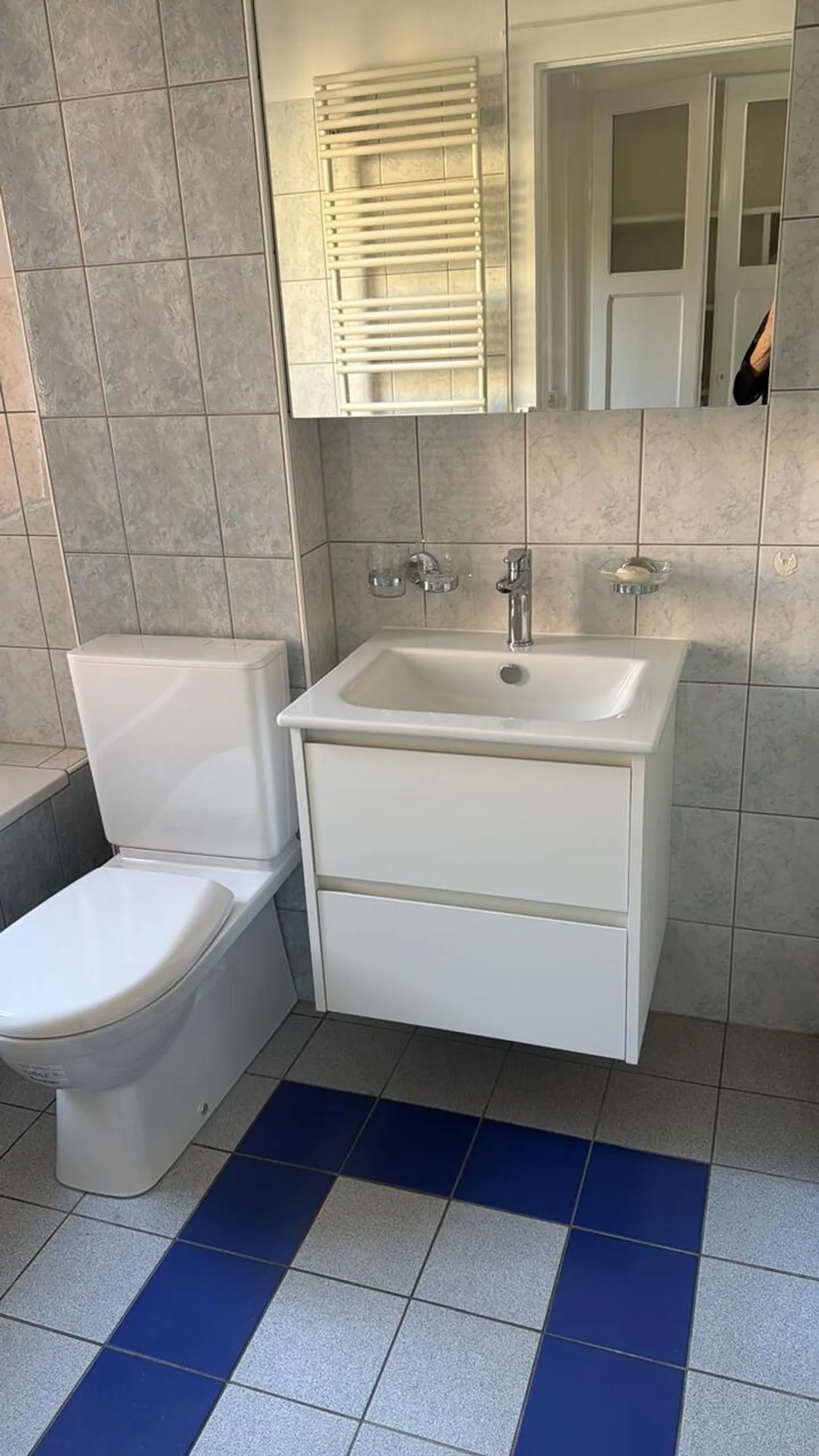 Propriété typique à revenu au cœur de Muralto - 2 magasins et 3 appartements - Photo 9 sur 11