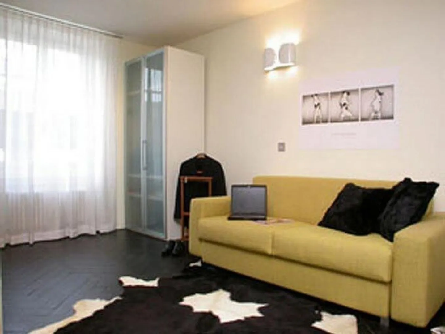 Spacious 2-Bedroom Apartment - Photo 4 of 6