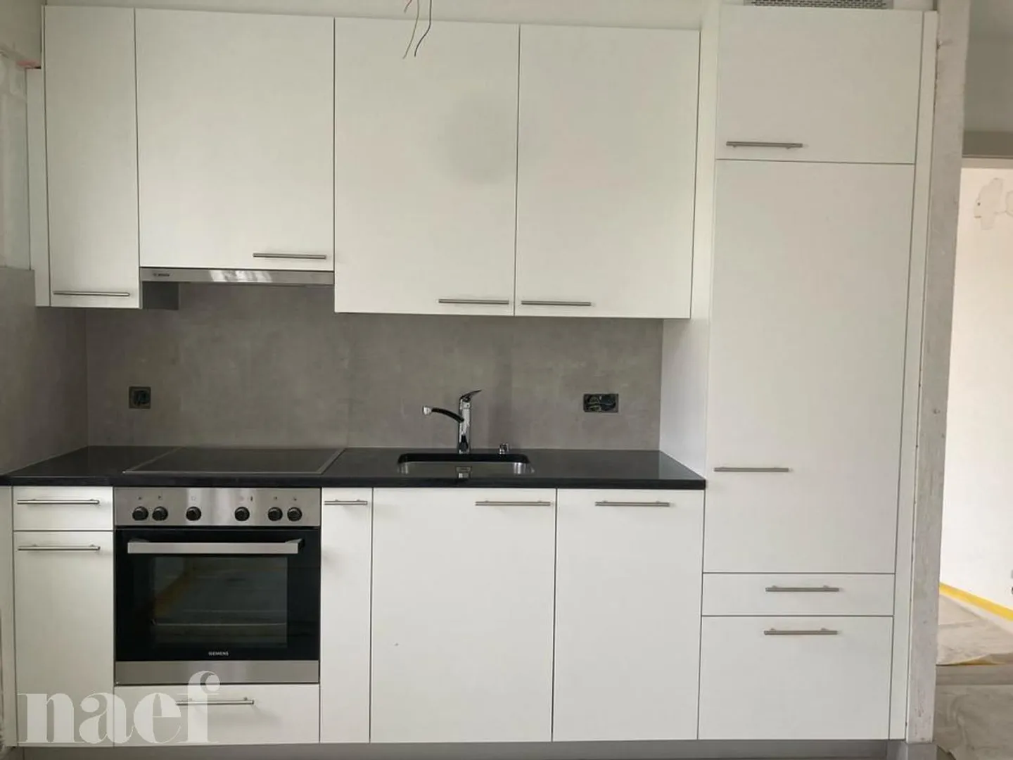 Schöne, vollständig renovierte Wohnung in ruhiger Lage, nahe Geschäften - Foto 2 von 6