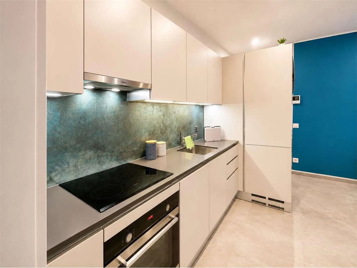 Furnished two-room apartment in Lugano center 2.5 rooms - Photo 3 of 11