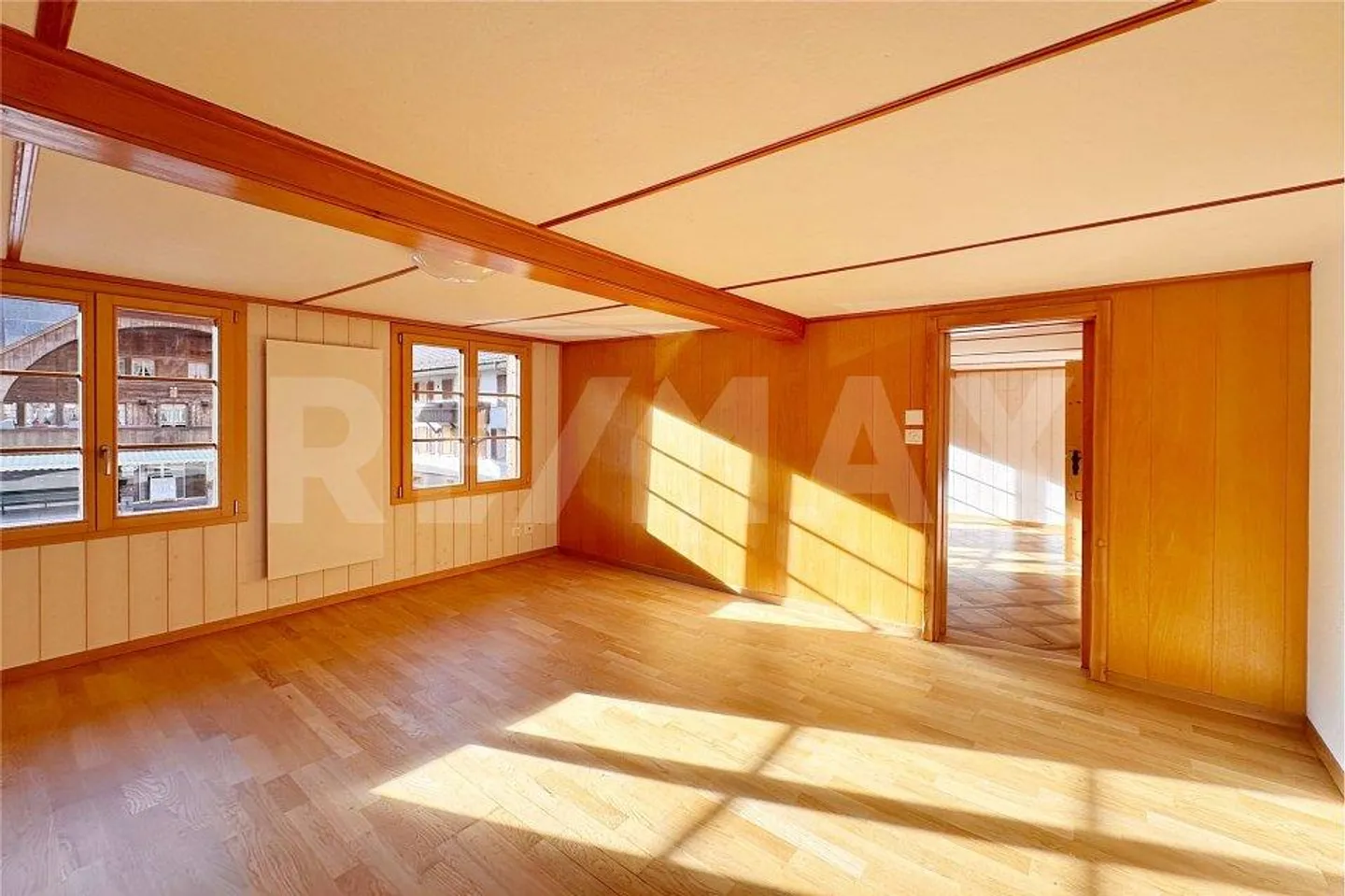 Maisonette spacieuse et rénovée de 5,5 pièces avec studio séparé comme revenu supplémentaire intelligent - Photo 5 sur 13