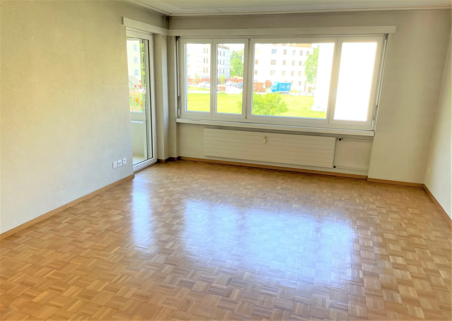 Appartamento ristrutturato di 3,5 locali, con cucina e bagno moderni. In una buona e tranquilla posizione ad Amriswil - Foto 5 di 10