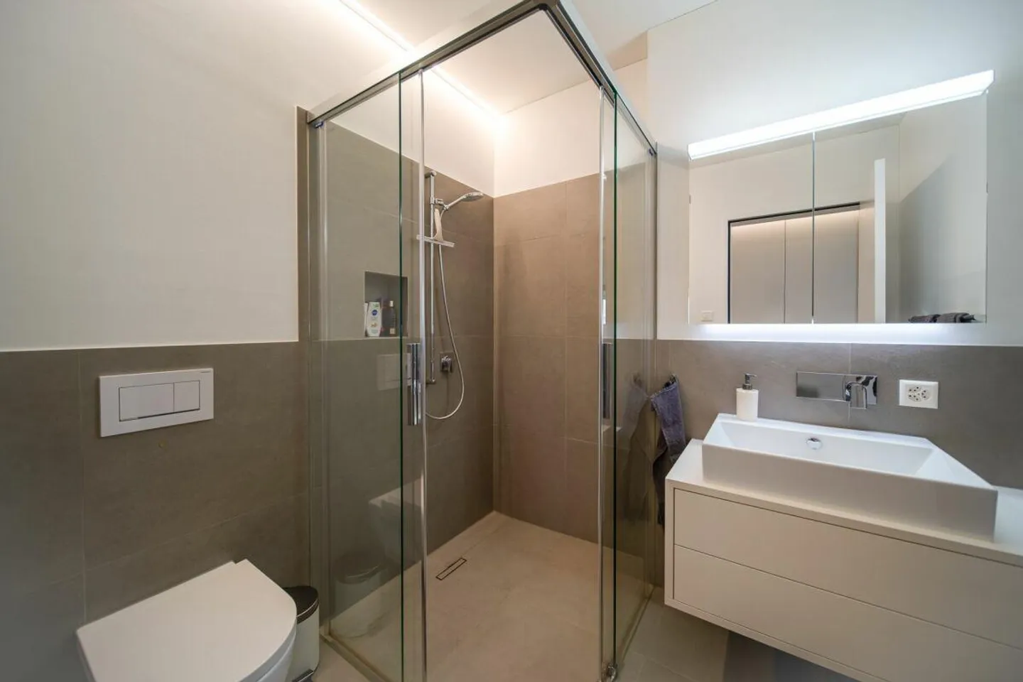 4.5 Room Residential Jewel with Private Garden Paradise - Photo 6 of 14