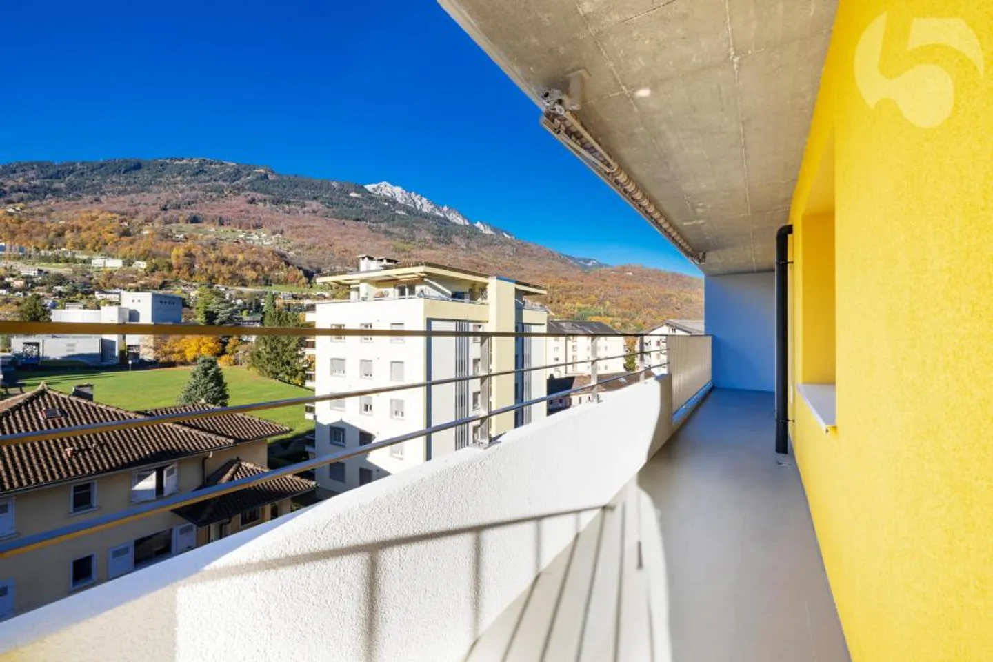 Magnificent 4.5 room apartment located in a highly sought-after area - Photo 5 of 13