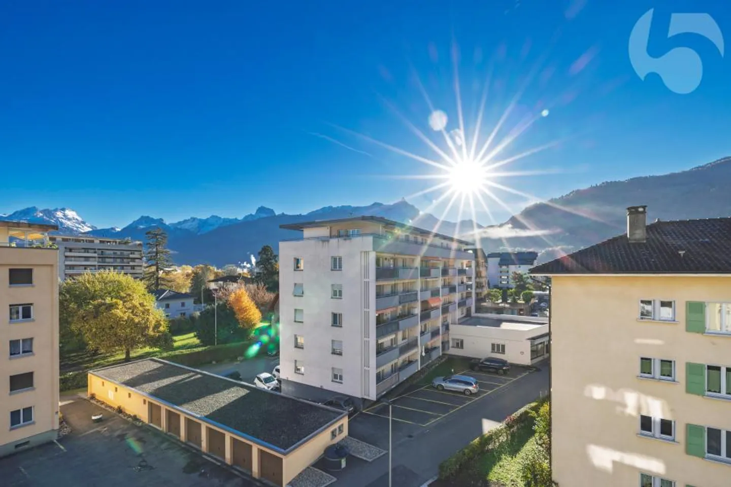 Magnificent 4.5 room apartment located in a highly sought-after area - Photo 6 of 13