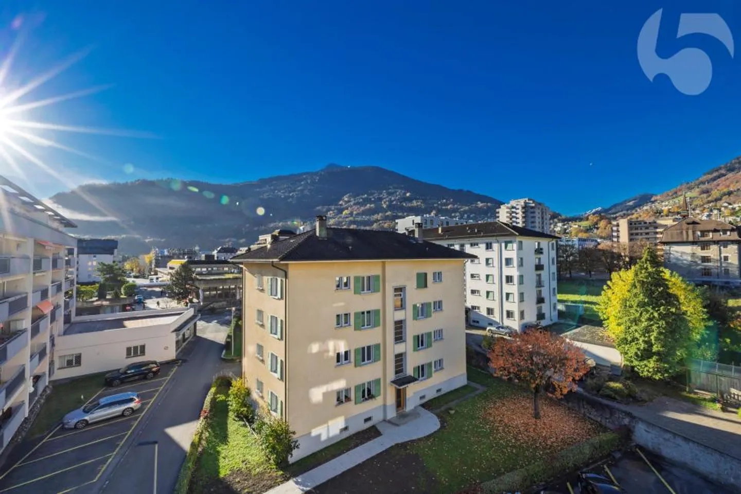 Magnificent 4.5 room apartment located in a highly sought-after area - Photo 7 of 13