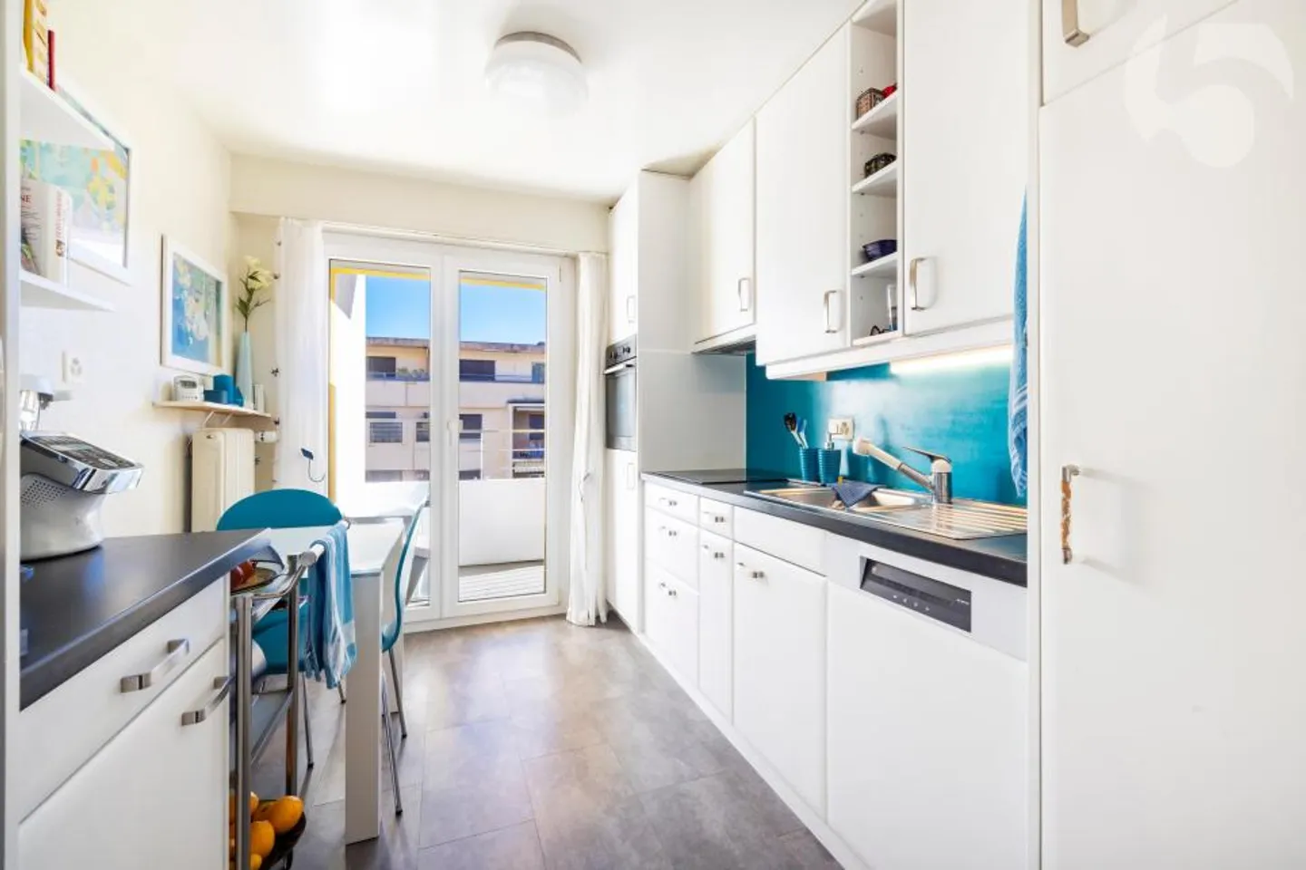 Magnificent 4.5 room apartment located in a highly sought-after area - Photo 11 of 13