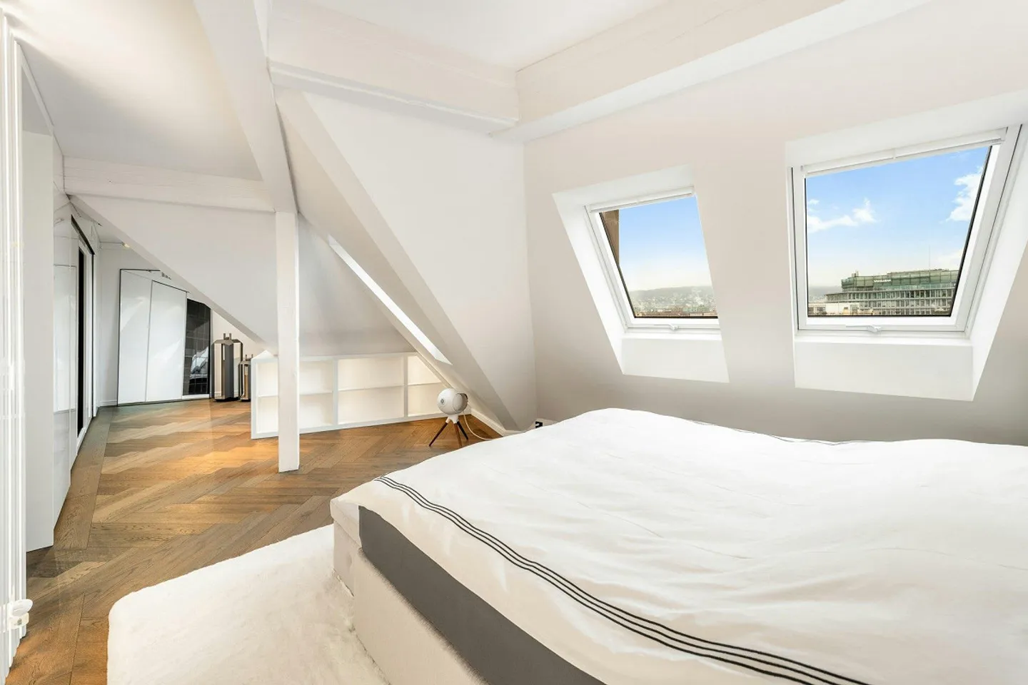 Exclusive maisonette apartment with private roof terrace - Photo 9 of 13