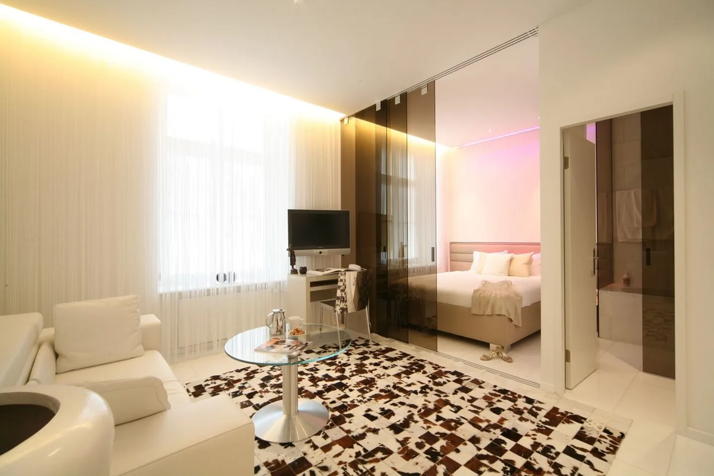 Modern One Bedroom Apartment - Photo 1 of 3