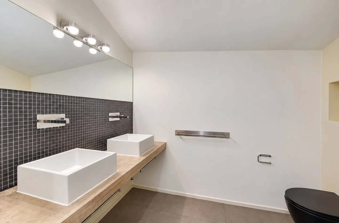Moderne Architektenvilla in Mont-sur-Lausanne - Foto 6 von 8
