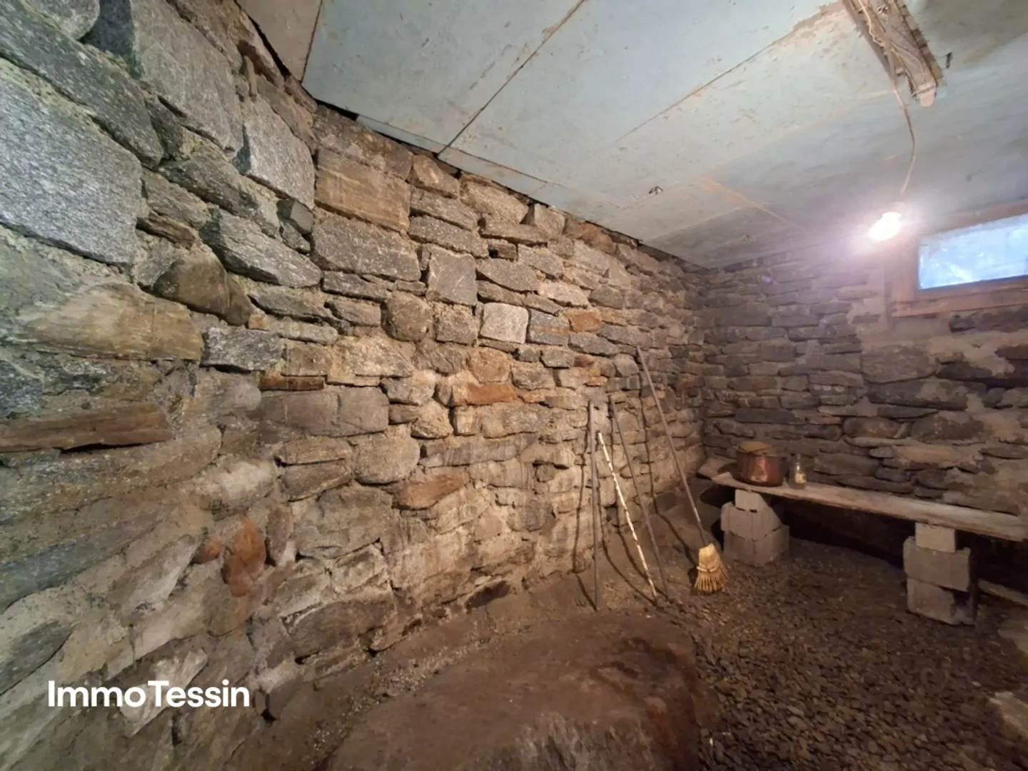 Rareté : Maison sur l'île à Giornico, élue village le plus beau de Suisse - Photo 13 sur 13