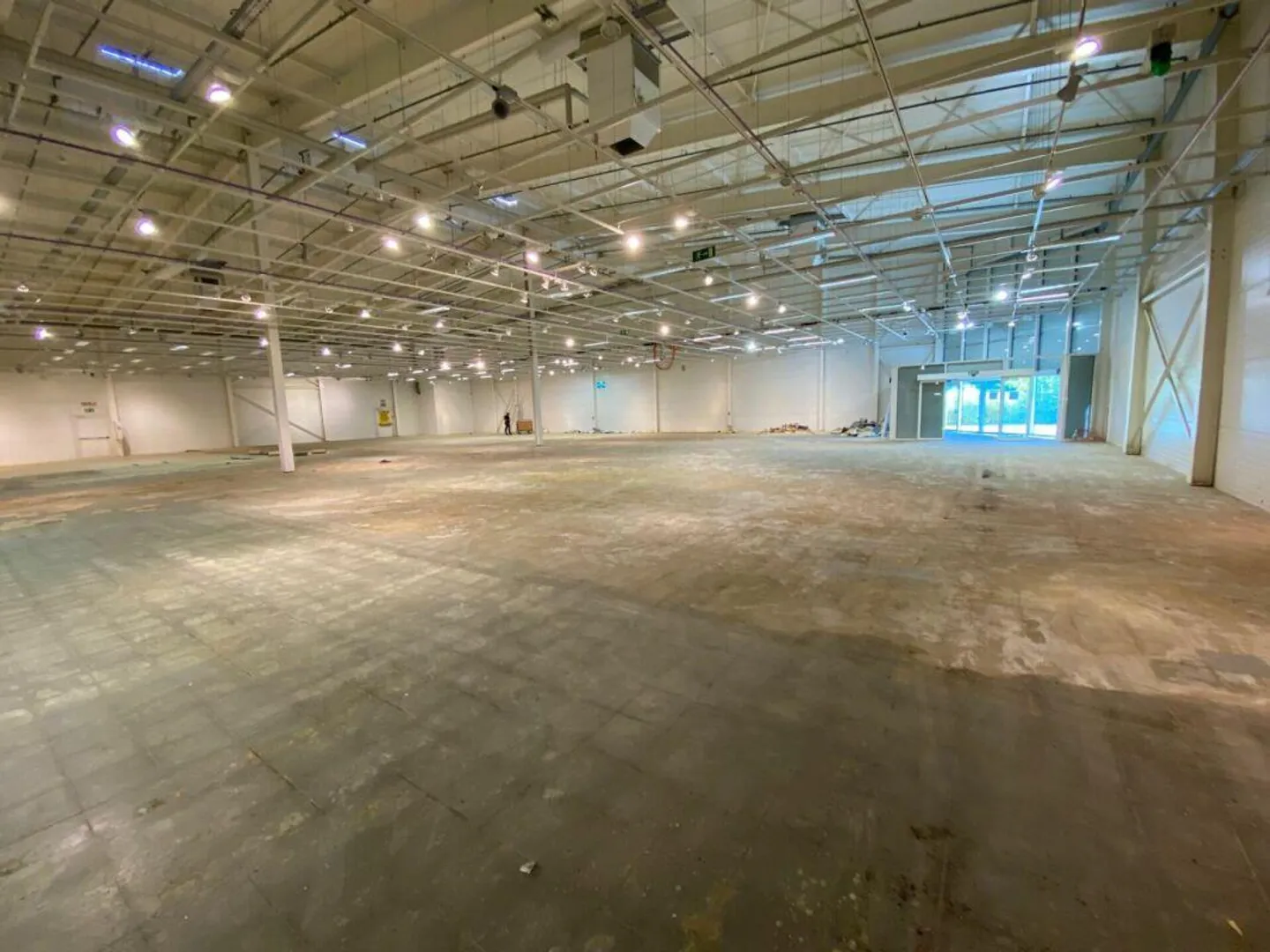 Attractive Commercial Space for Rent - Photo 4 of 7