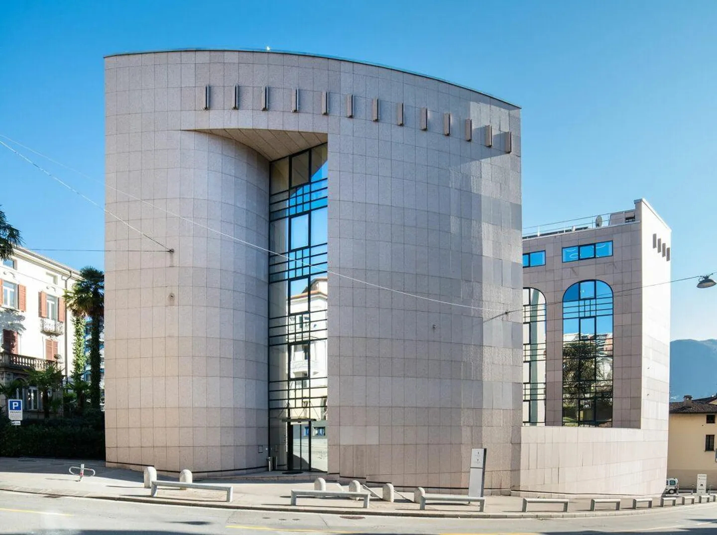 Independent Prestige Property for Office Use - Photo 1 of 4