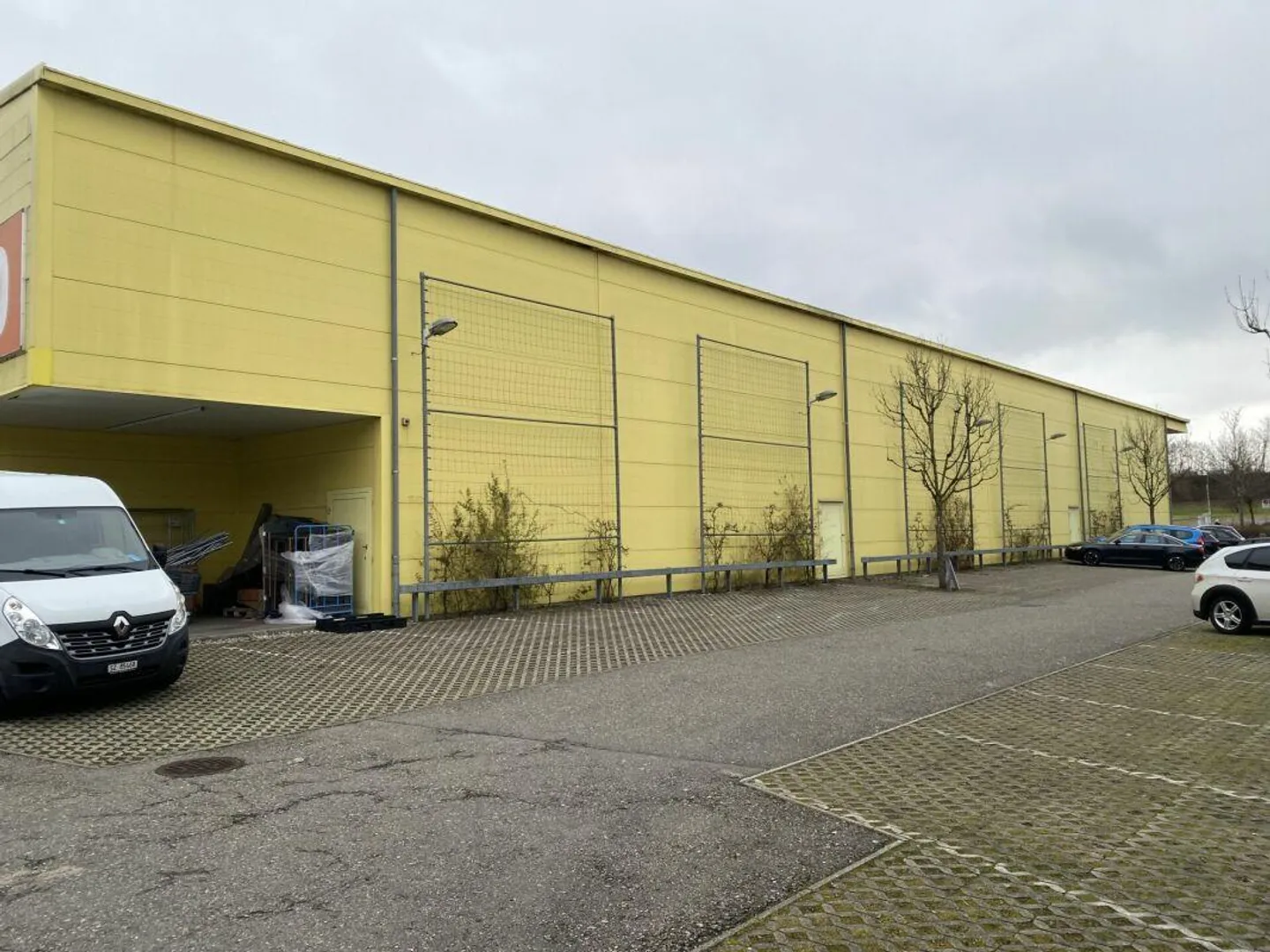 Attractive Commercial Space for Rent - Photo 2 of 7