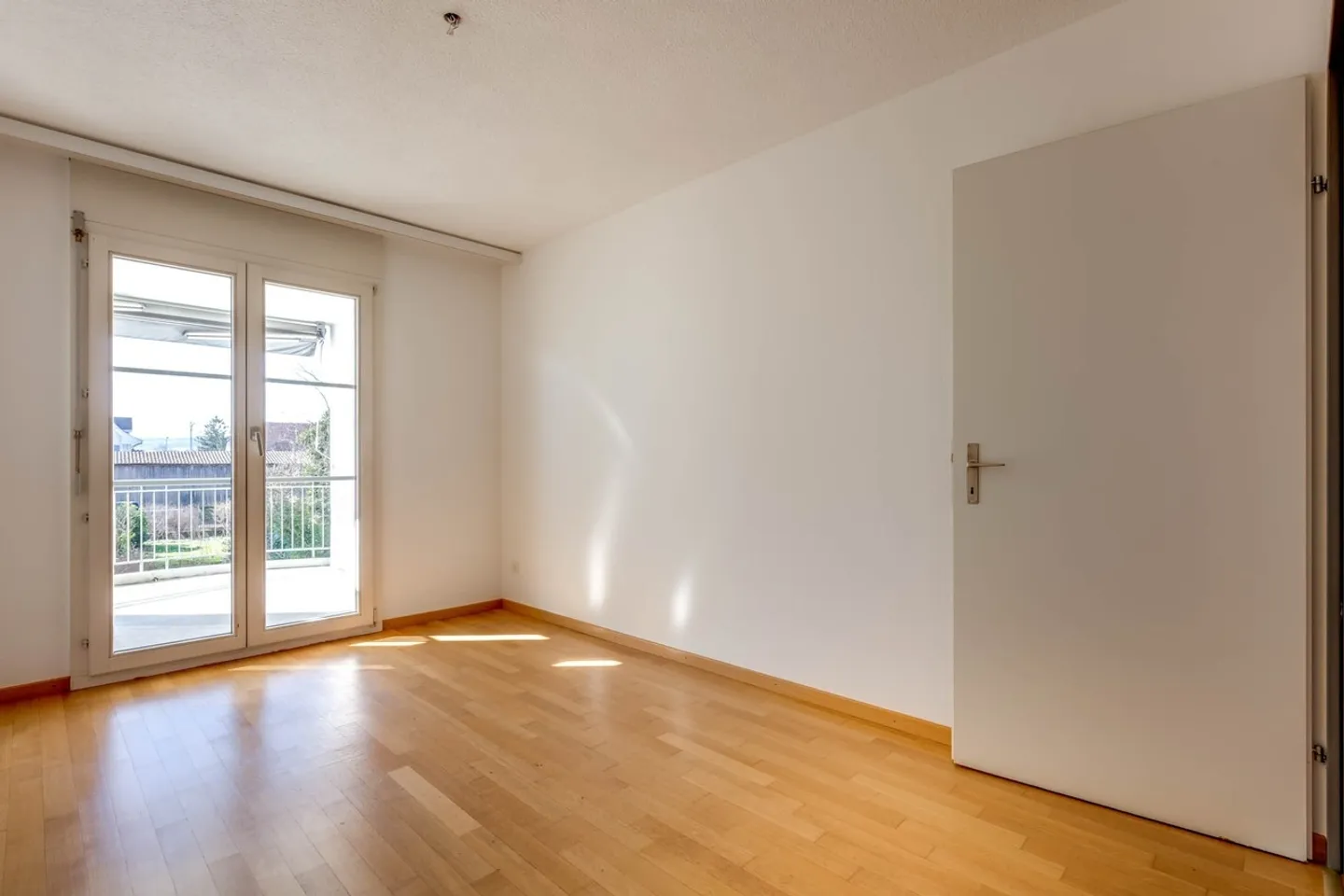 Appartement spacieux avec deux balcons dans un emplacement idéal ! - Photo 5 sur 9