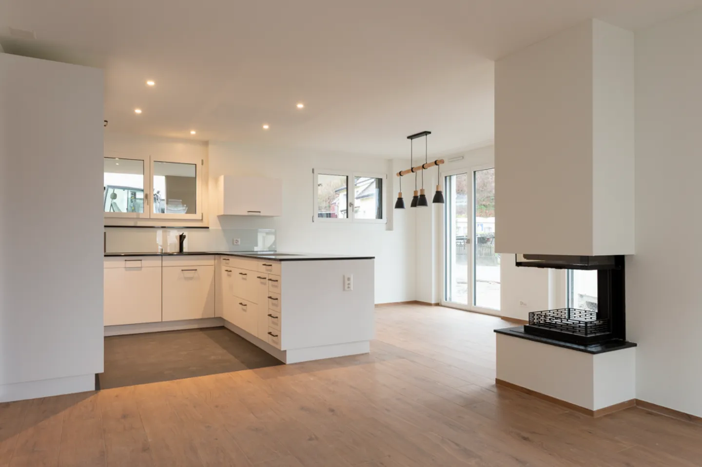 Newly built 6.5-room single-family house with garden - Photo 1 of 11