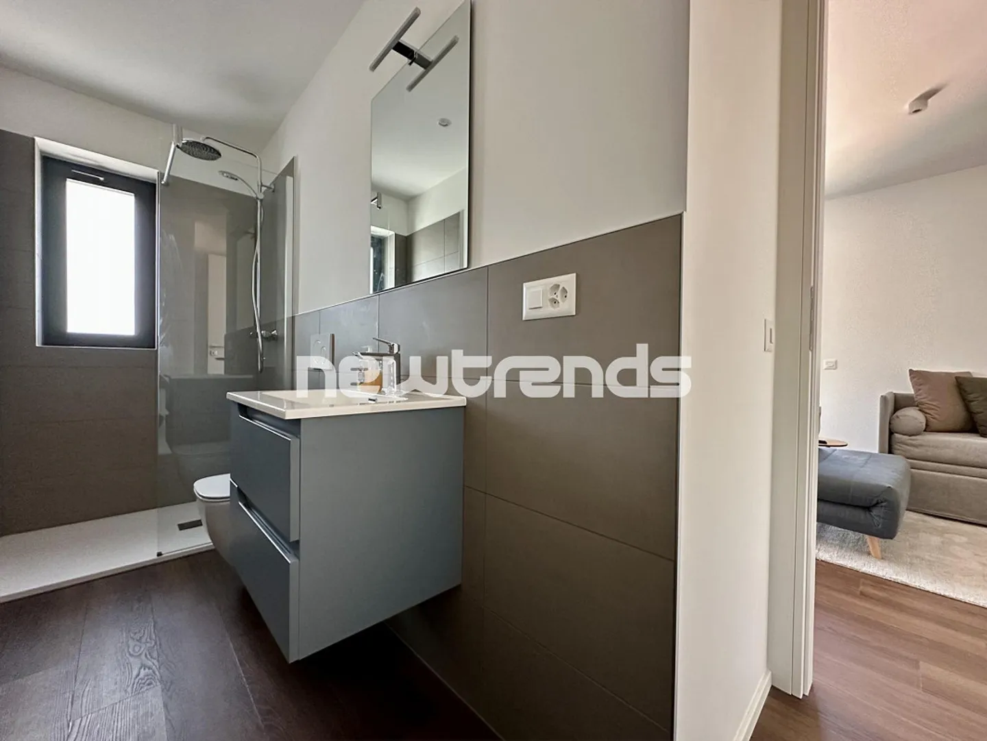 2,5 locaux neufs et meublés avec climatisation - Photo 5 sur 12