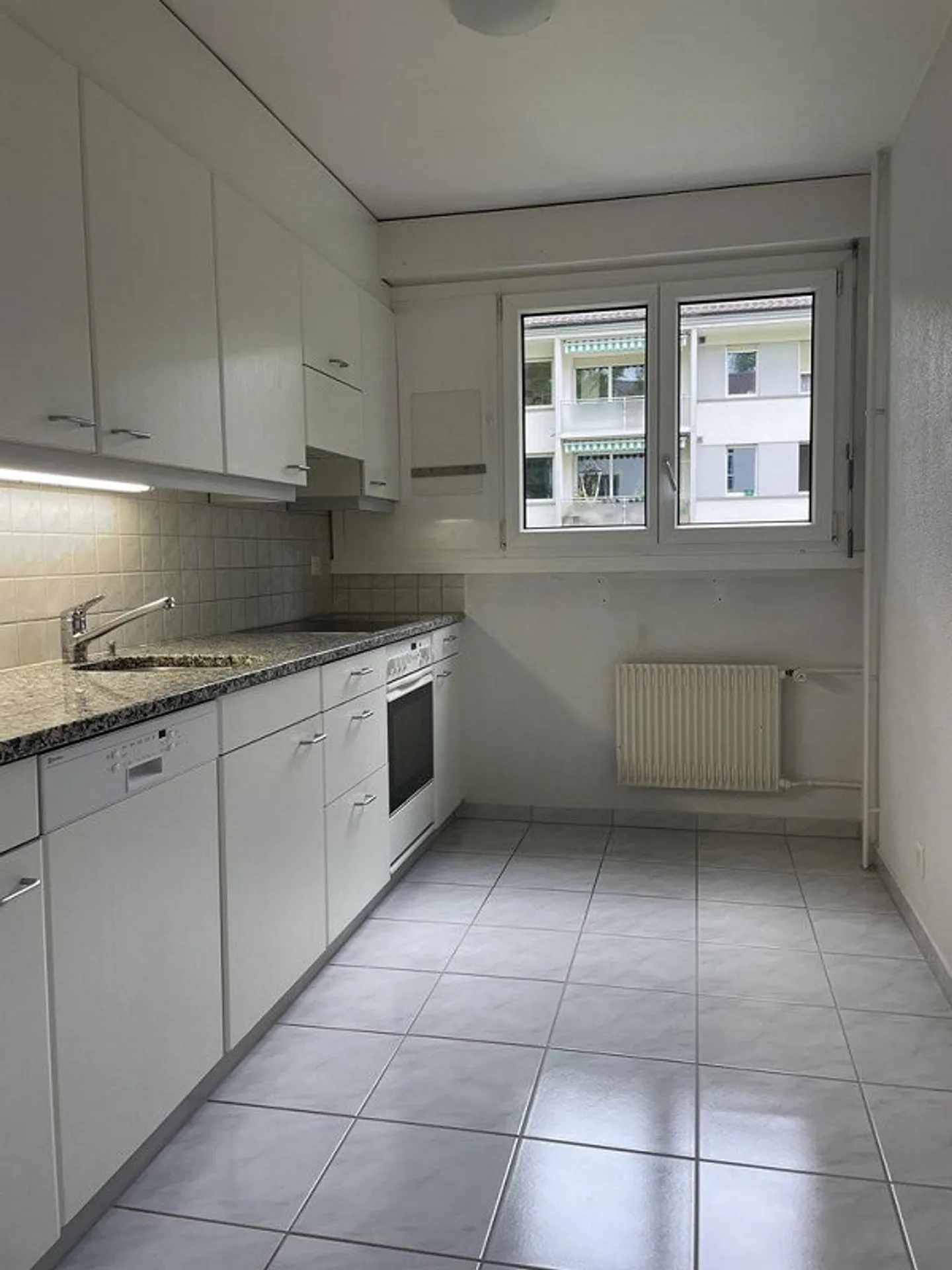 Appartement 4 pièces, 2ème étage gauche - Photo 2 sur 5