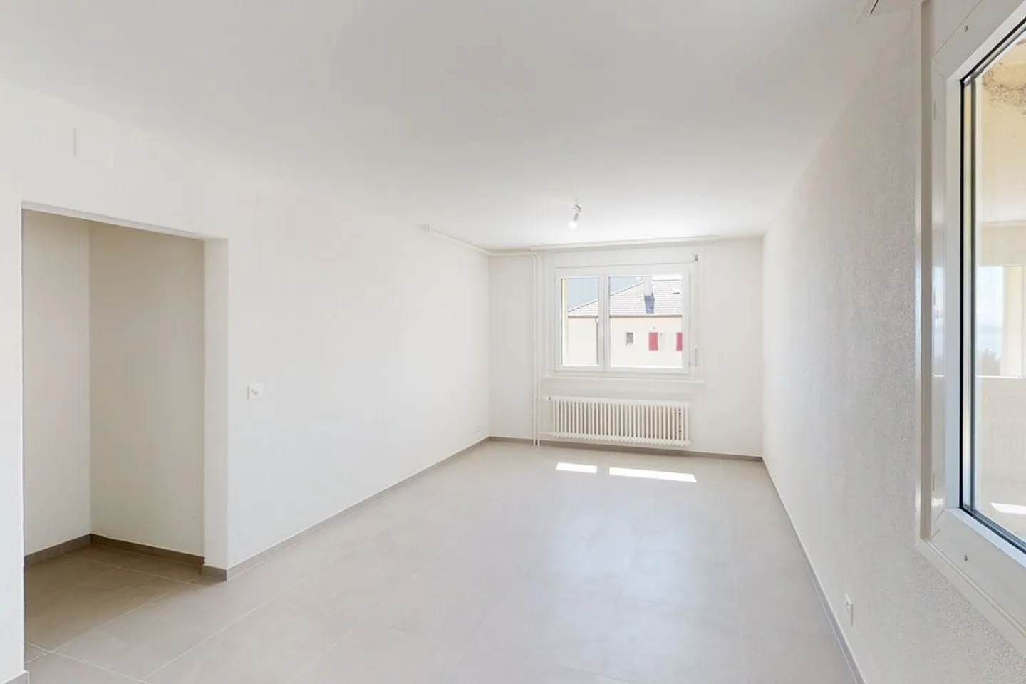 4-room apartment for rent - Photo 4 of 12