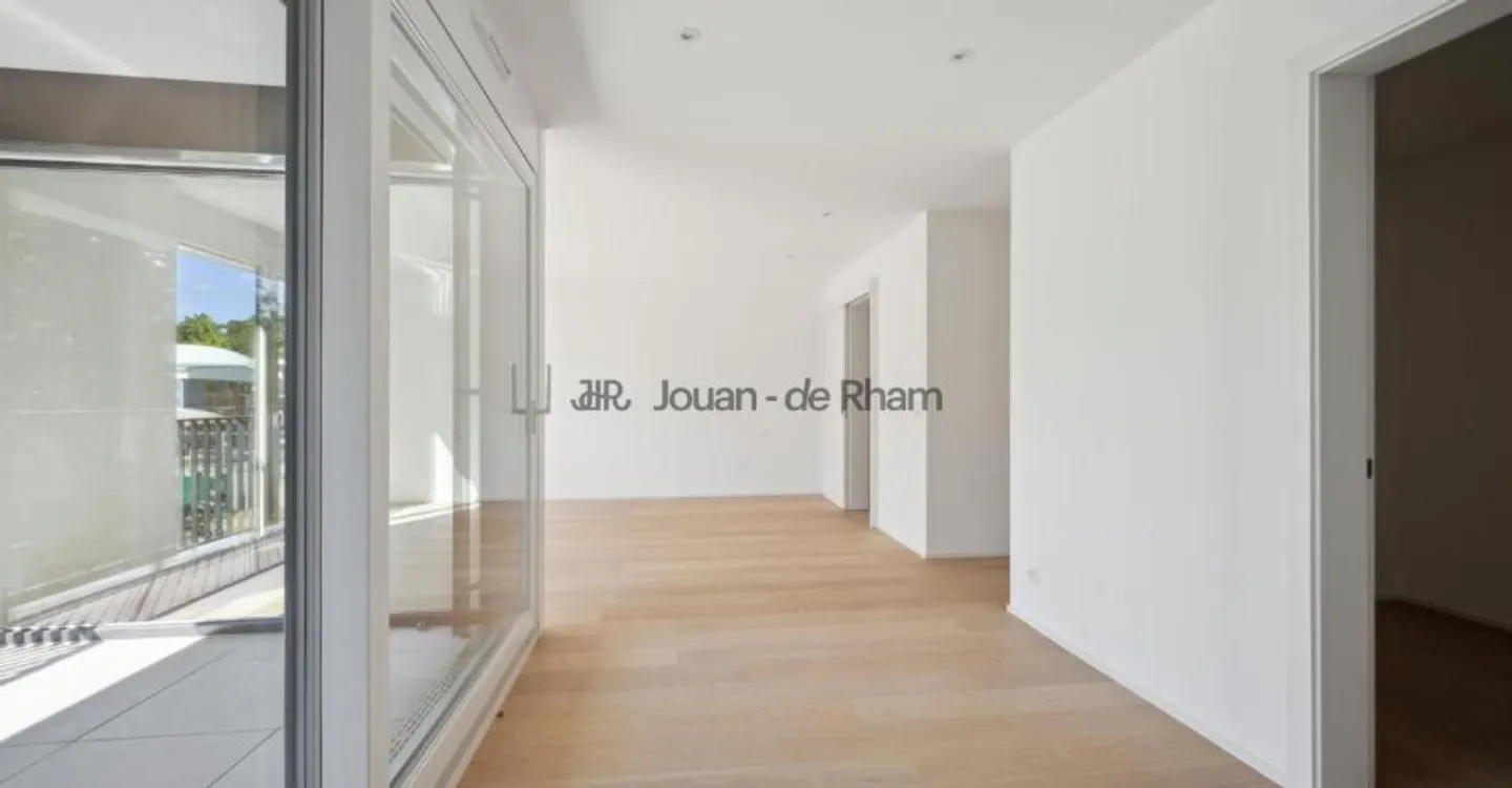Exclusive: Triplex Apartment with 4/5 Bedrooms Near Collège du Léman - Photo 8 of 9