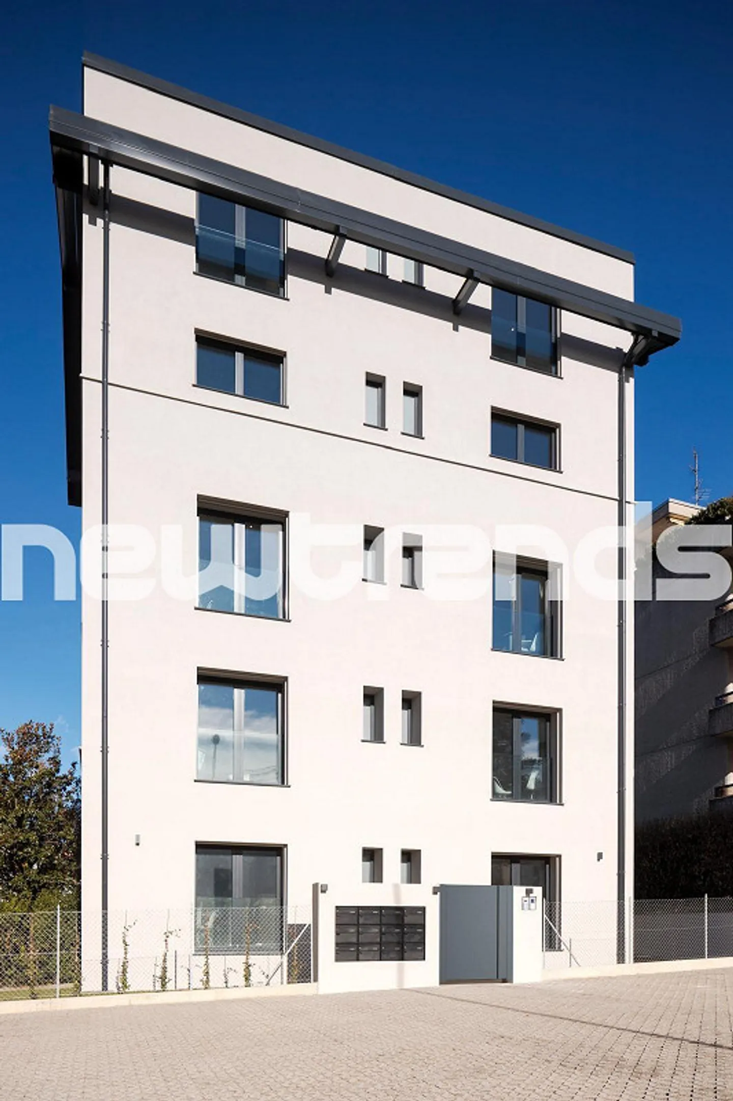 2,5 locaux neufs et meublés avec climatisation - Photo 11 sur 12