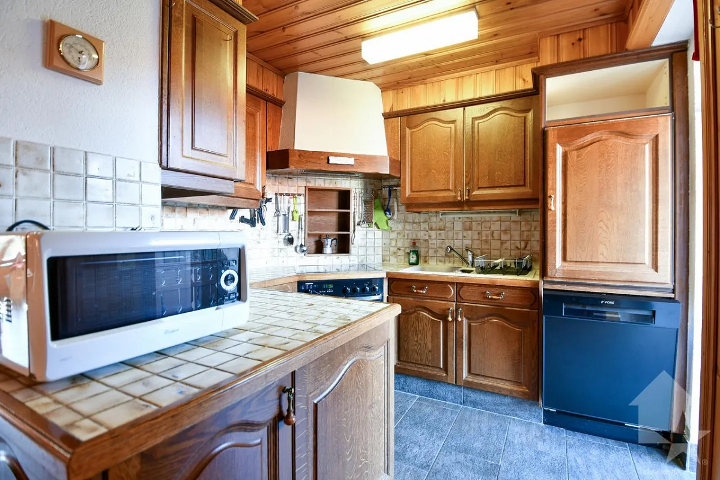 Spacious 4.5-room apartment in the heart of Saxon - Photo 4 of 13
