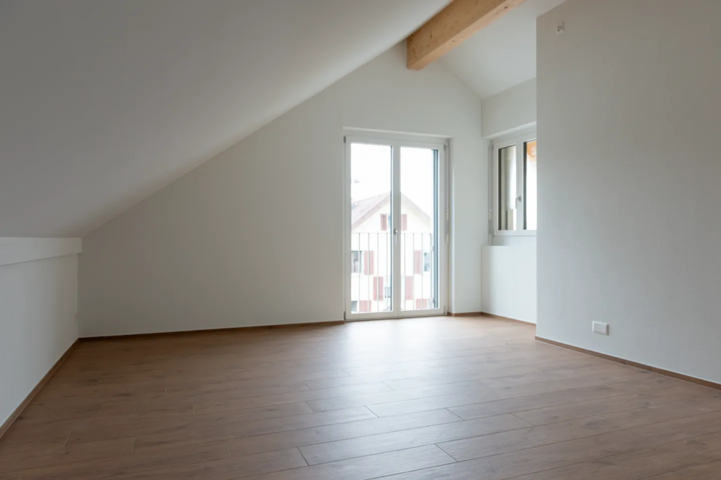 Newly built 6.5-room single-family house with garden - Photo 8 of 11