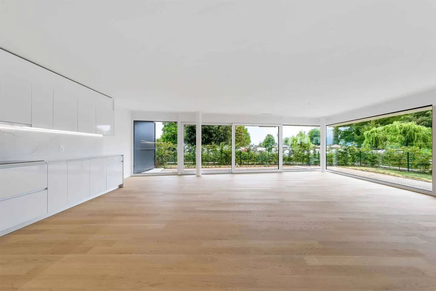 Appartamento nuovo di 5,5 locali con terrazza coperta e giardino - Foto 1 di 13