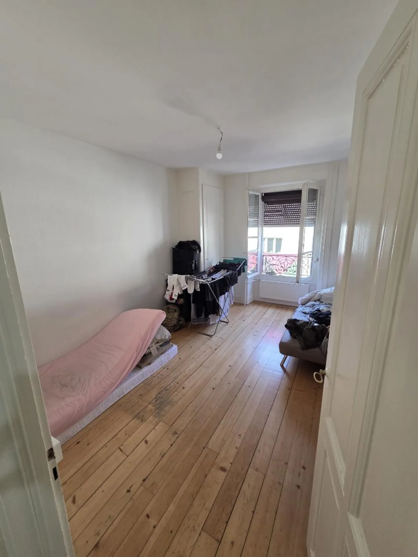2-room apartment - Photo 1 of 10