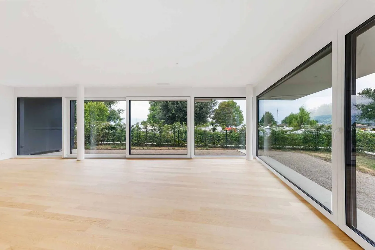 Appartamento nuovo di 5,5 locali con terrazza coperta e giardino - Foto 2 di 13