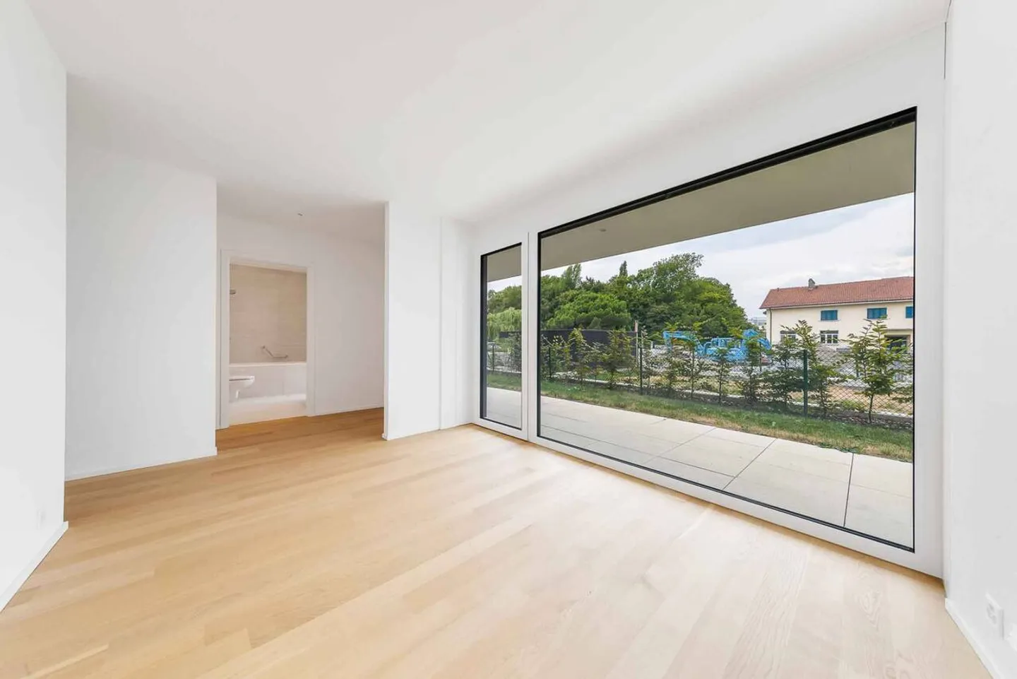 Appartamento nuovo di 5,5 locali con terrazza coperta e giardino - Foto 4 di 13