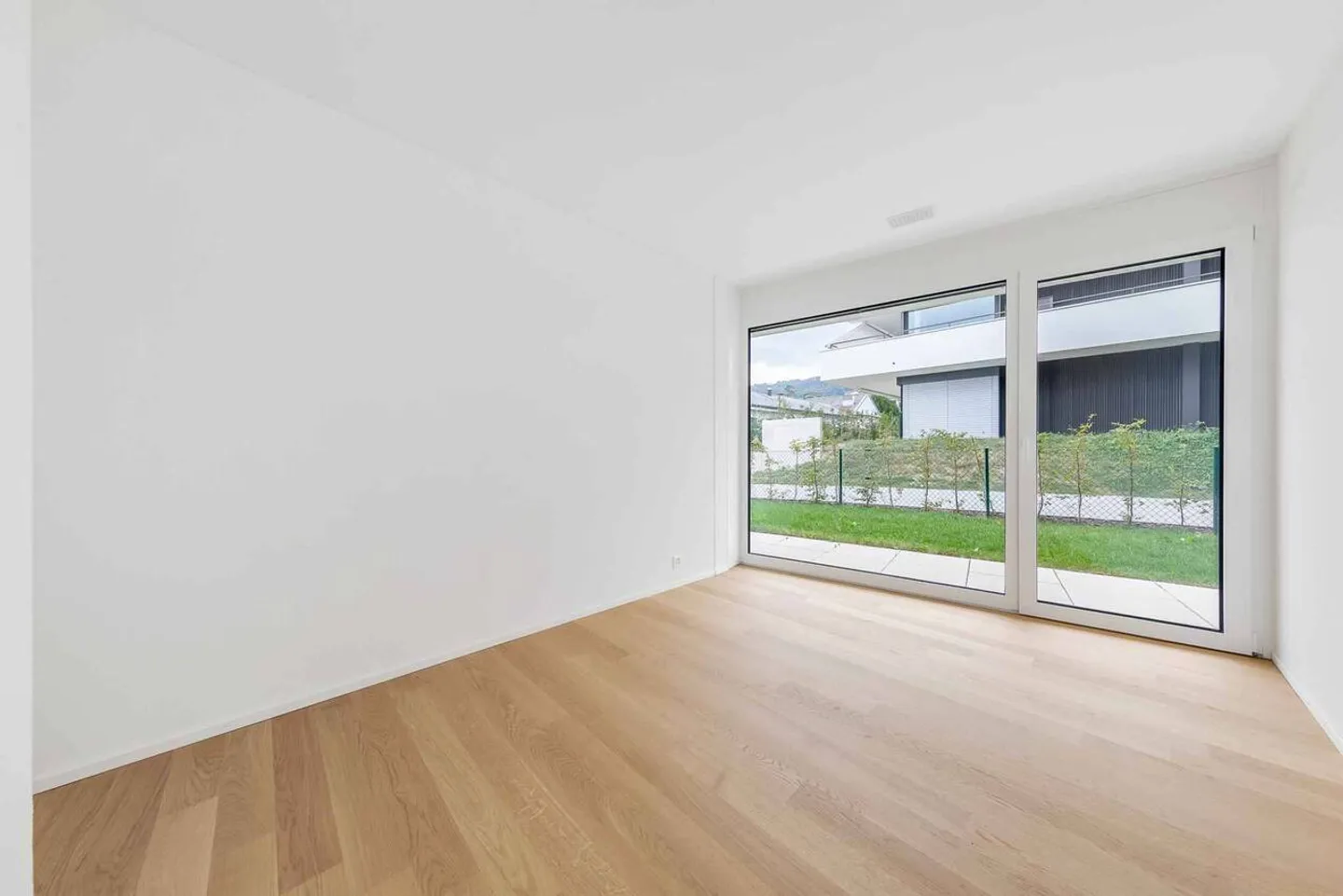 Appartamento nuovo di 5,5 locali con terrazza coperta e giardino - Foto 6 di 13