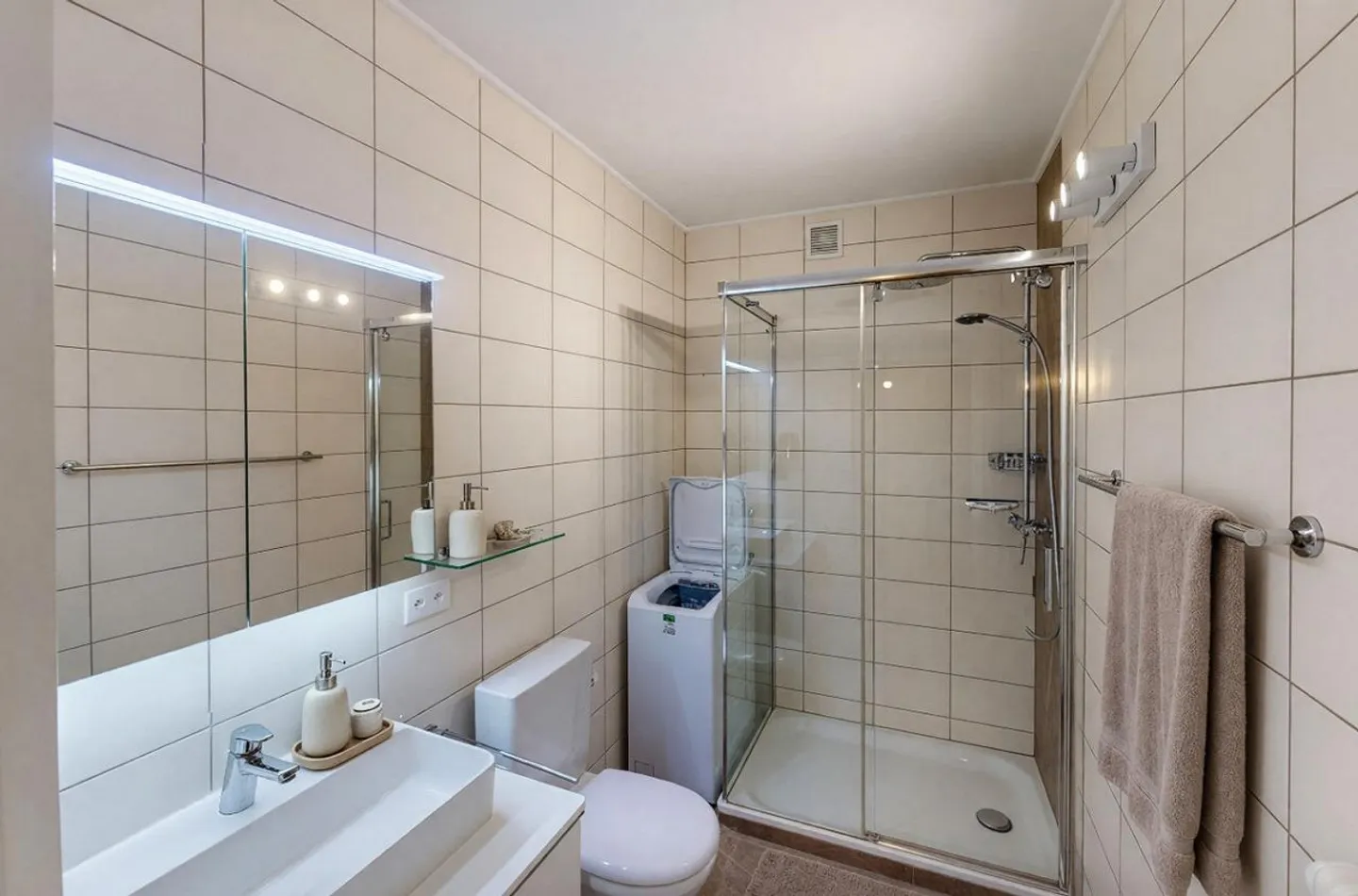 Modernes Apartment mit Bergblick - Foto 5 von 7