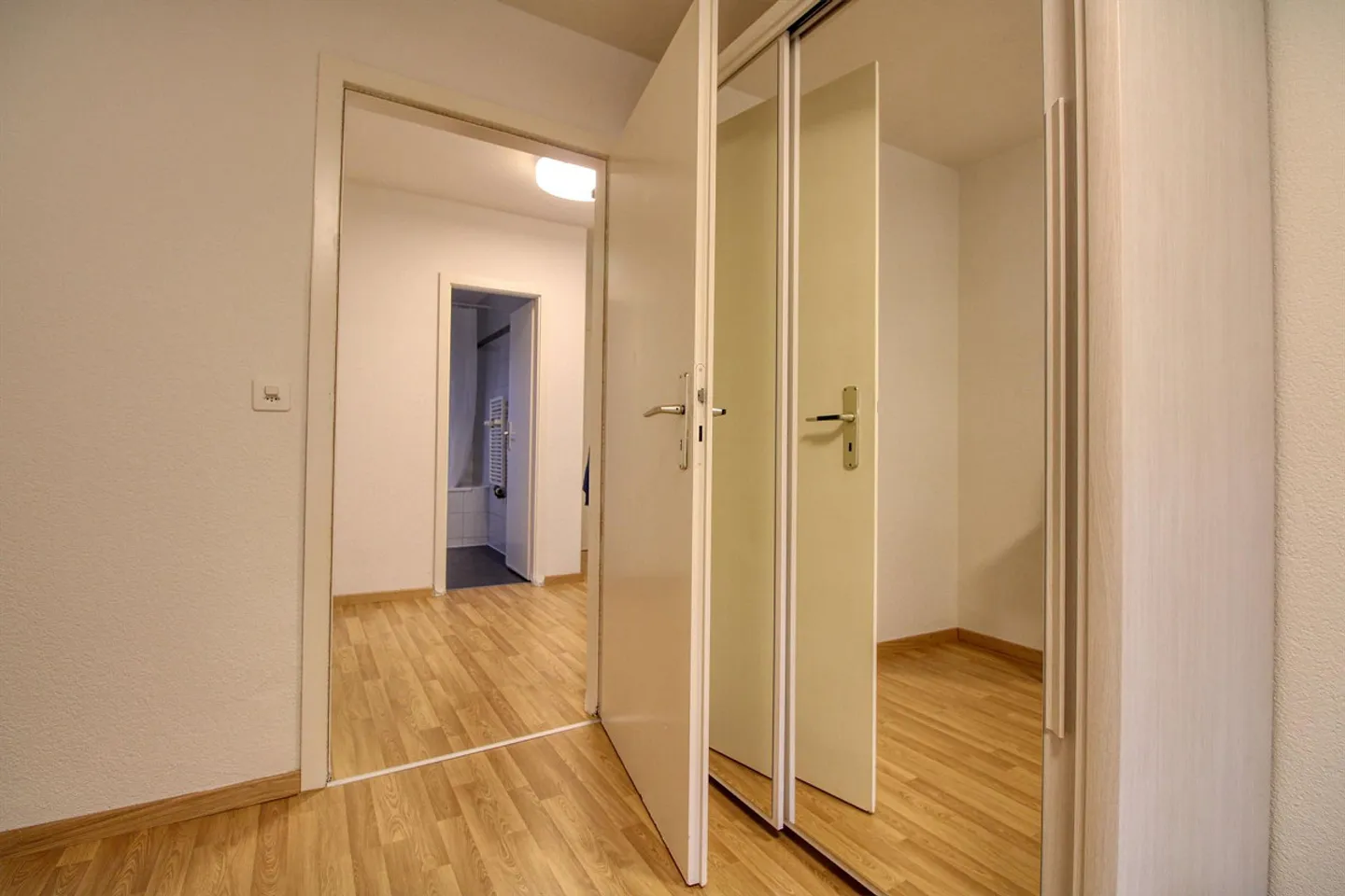 Coliving confortevole nel dinamico quartiere di Altstetten a Zurigo - Foto 10 di 20