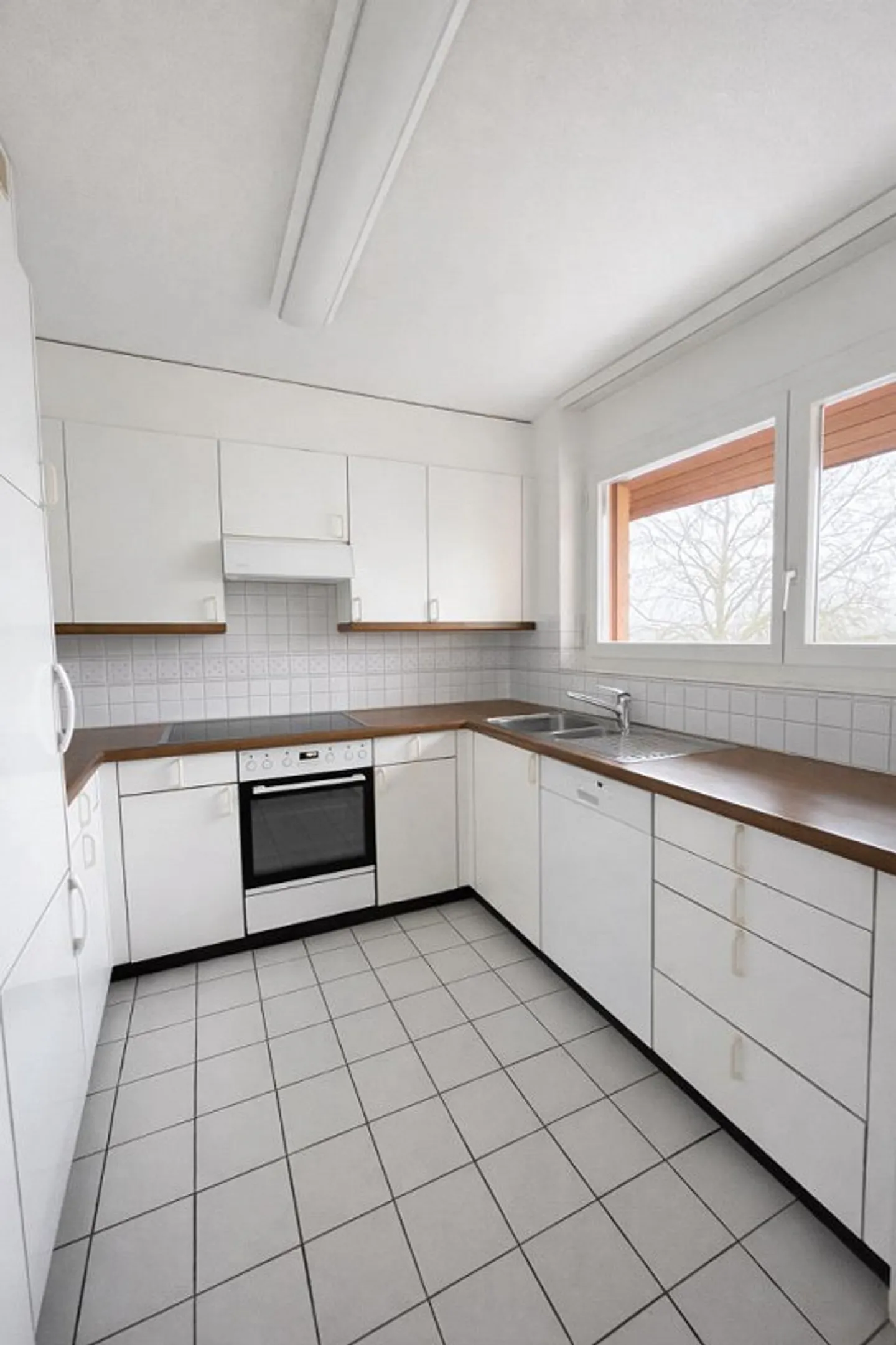 Spacious Family Apartment in a Quiet Location - Photo 2 of 8