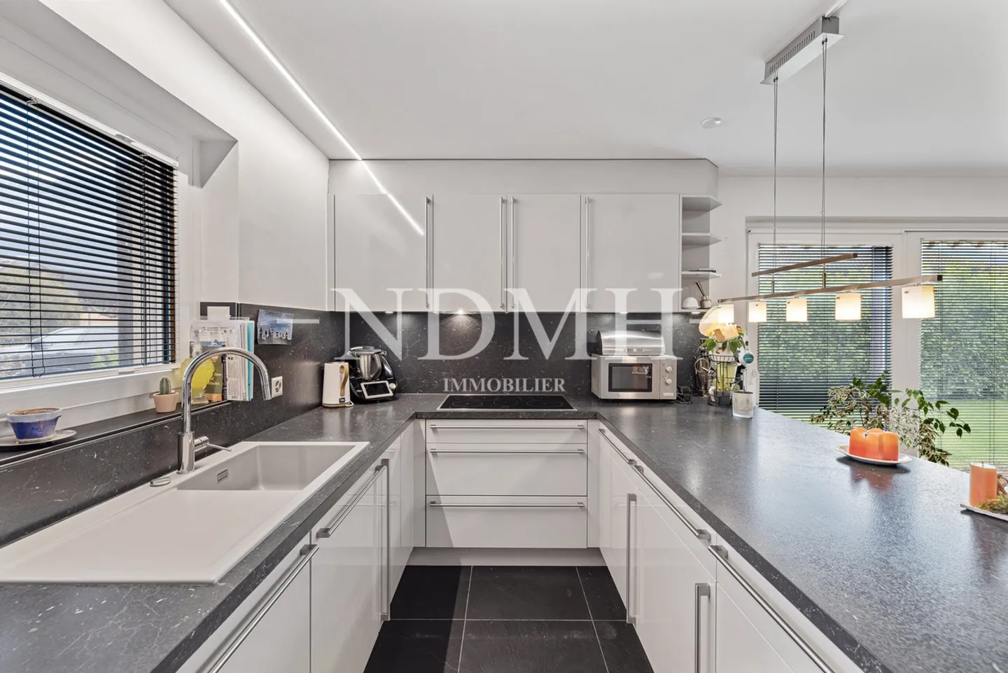 Spacious Family Villa in Fully - Photo 4 of 13