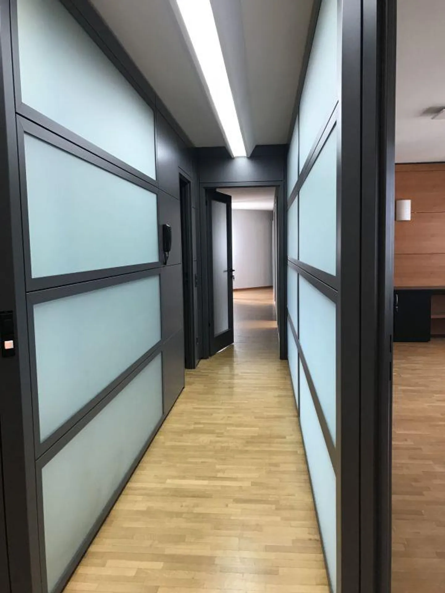 Ufficio Strategico a Mendrisio | Centro Nuovo Varese | Affitto Spazio Commerciale Condiviso - Foto 3 di 4