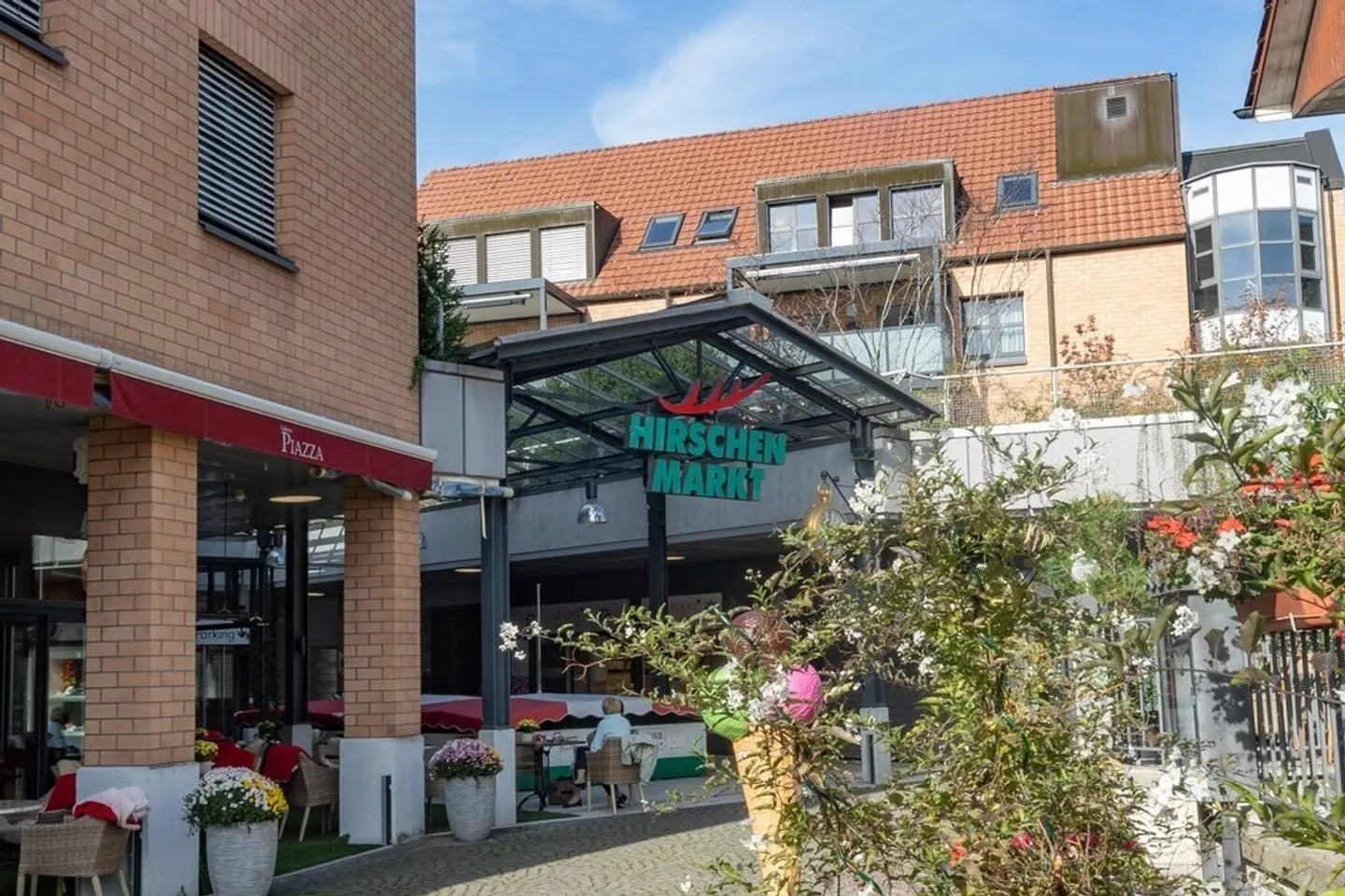 Moderne Dachwohnung mit grossartiger Aussicht - Foto 1 von 3