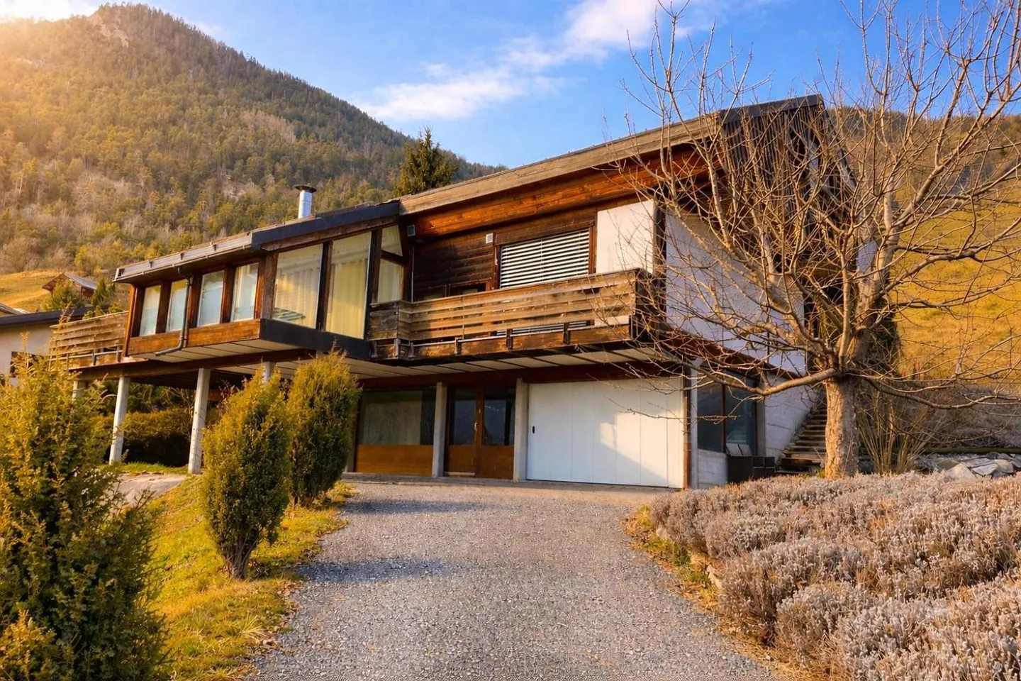 Stunning Villa with Mountain Views - Photo 1 of 13