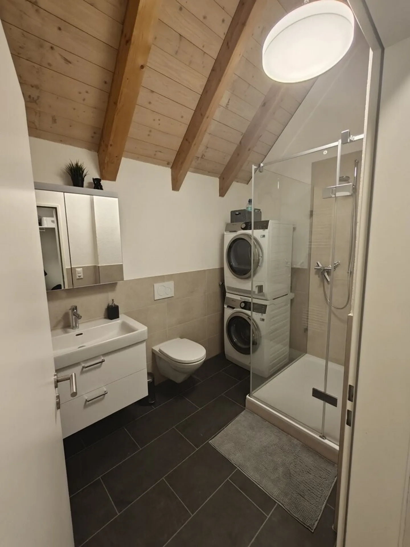 Moderne Dachwohnung mit grossartiger Aussicht - Foto 3 von 3