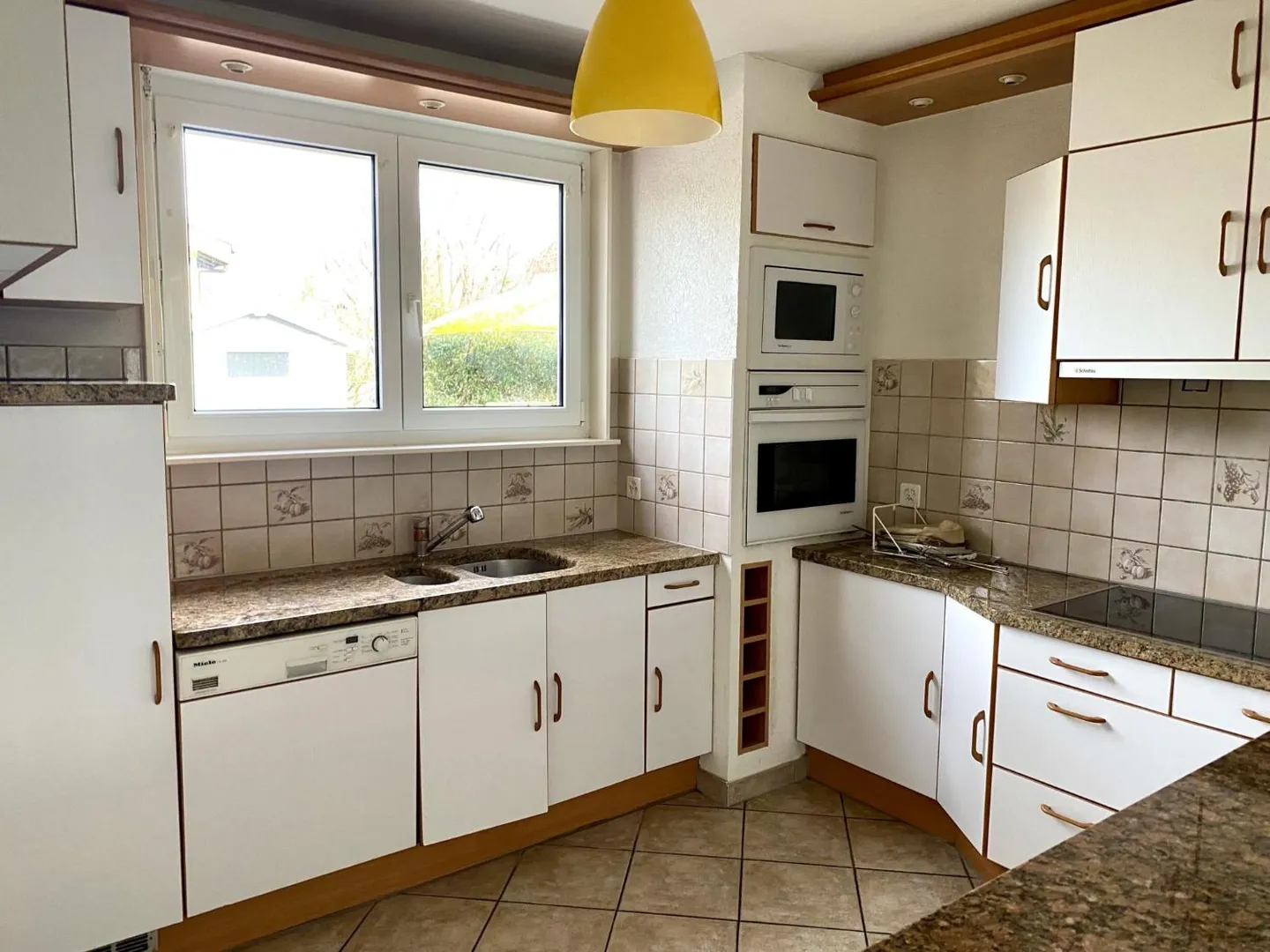 Villa bifamiliare di 5 stanze - Foto 4 di 9
